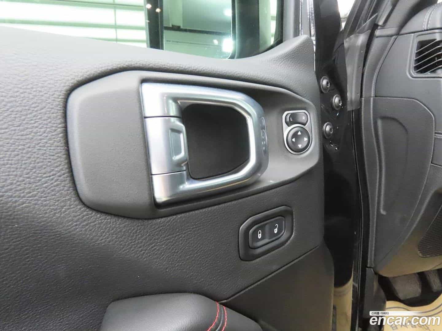Gladiator Jeep 2025.3-OPTION-019