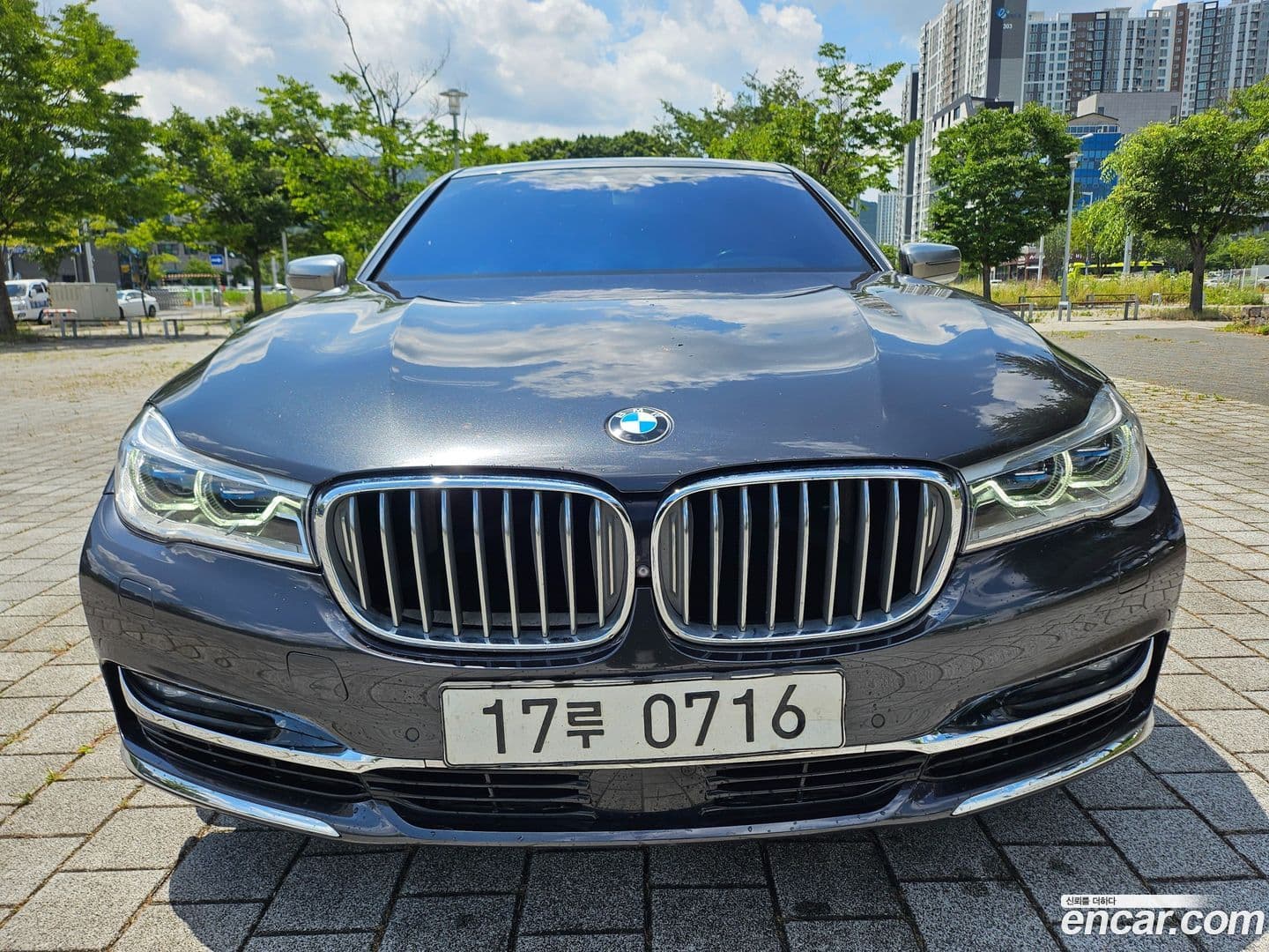 Main__Slider__Photo:7-Series BMW 2016.4-0