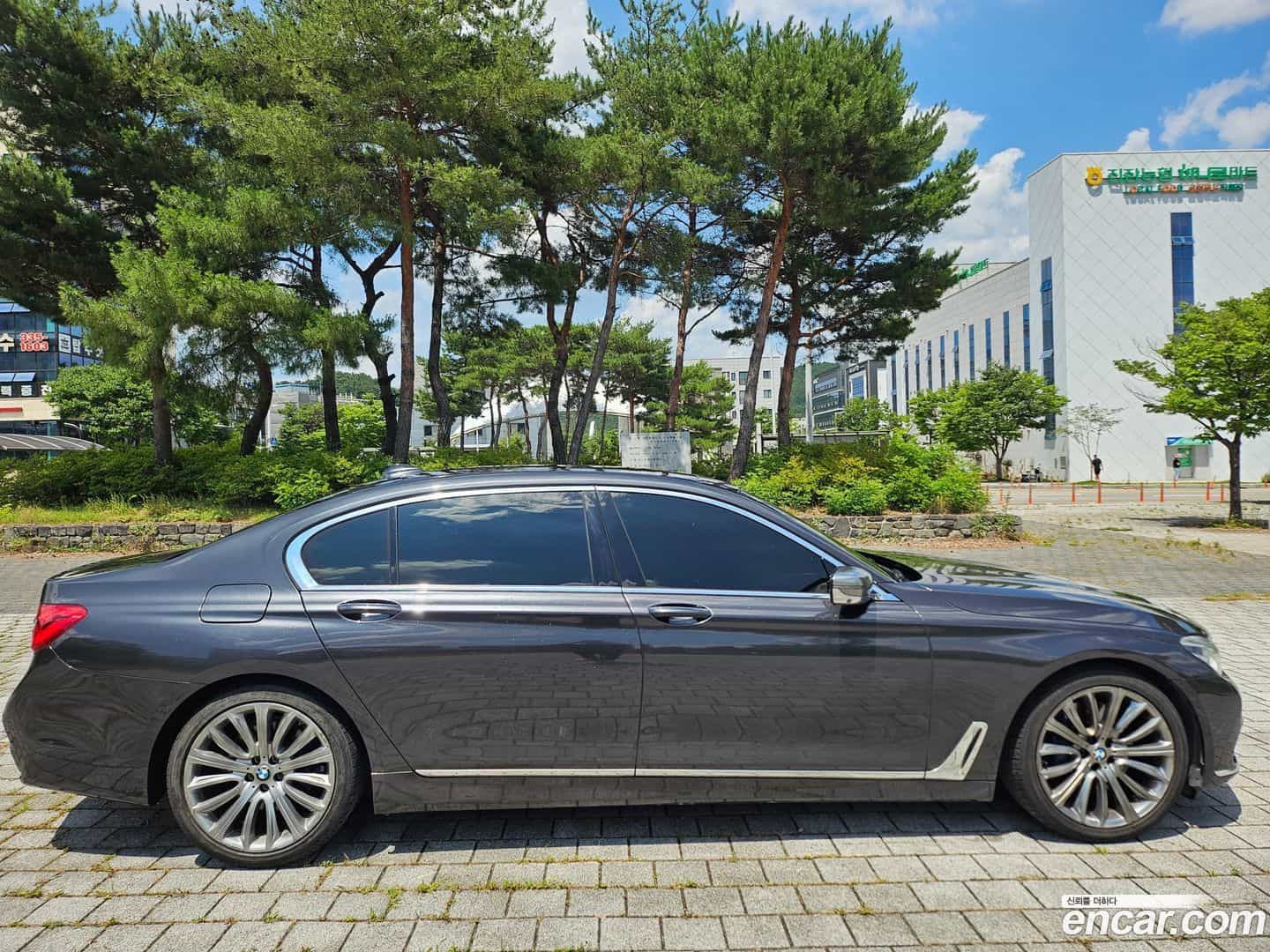7-Series BMW 2016.4-OUTER-005