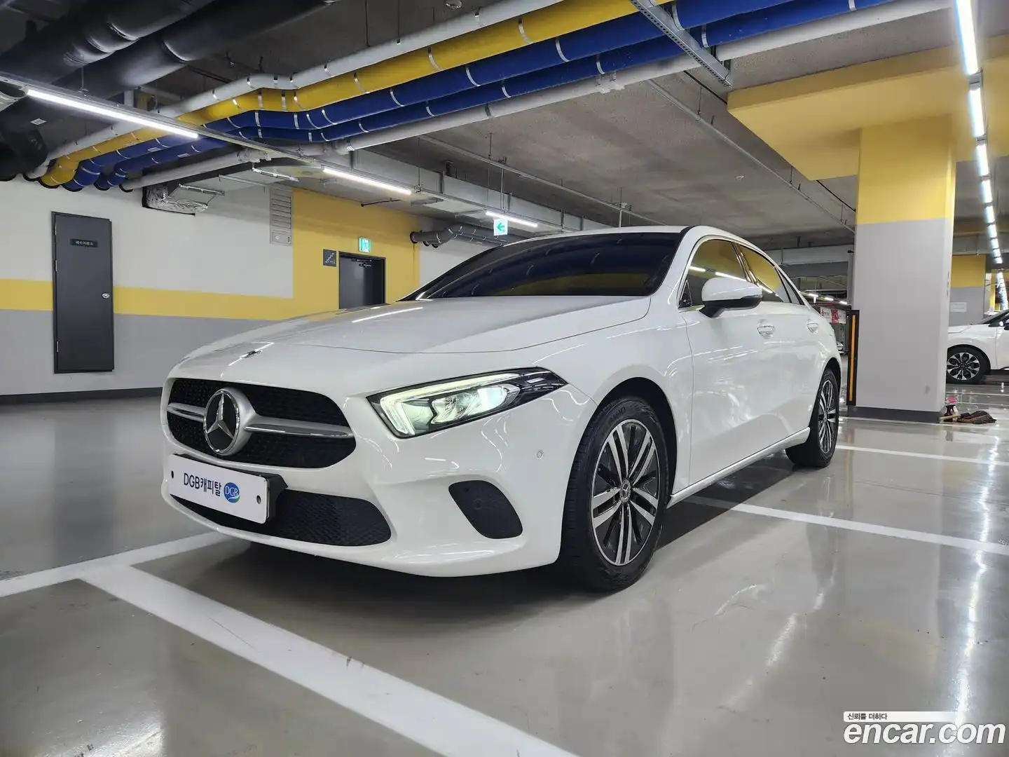 A-Class Mercedes-Benz 2022.9-OUTER-001