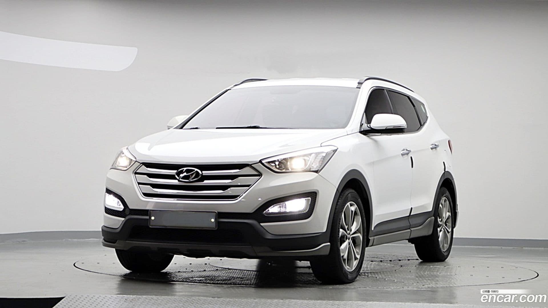 Main__Slider__Photo:Santafe Hyundai 2014.11-0