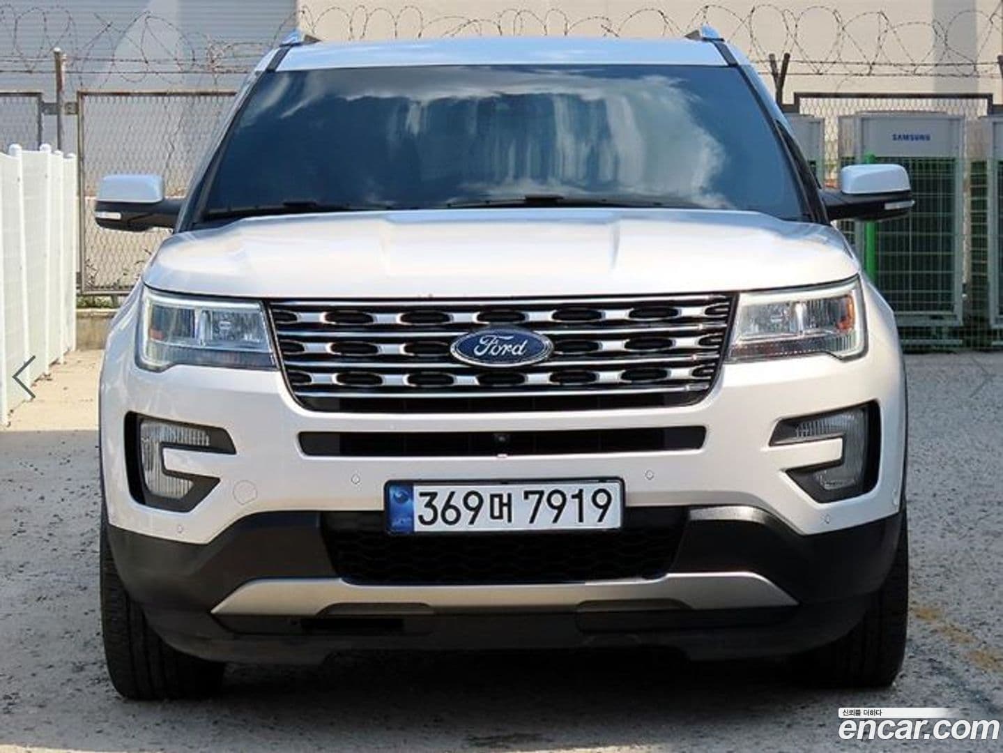 Main__Slider__Photo:Explorer Ford 2017.1-0