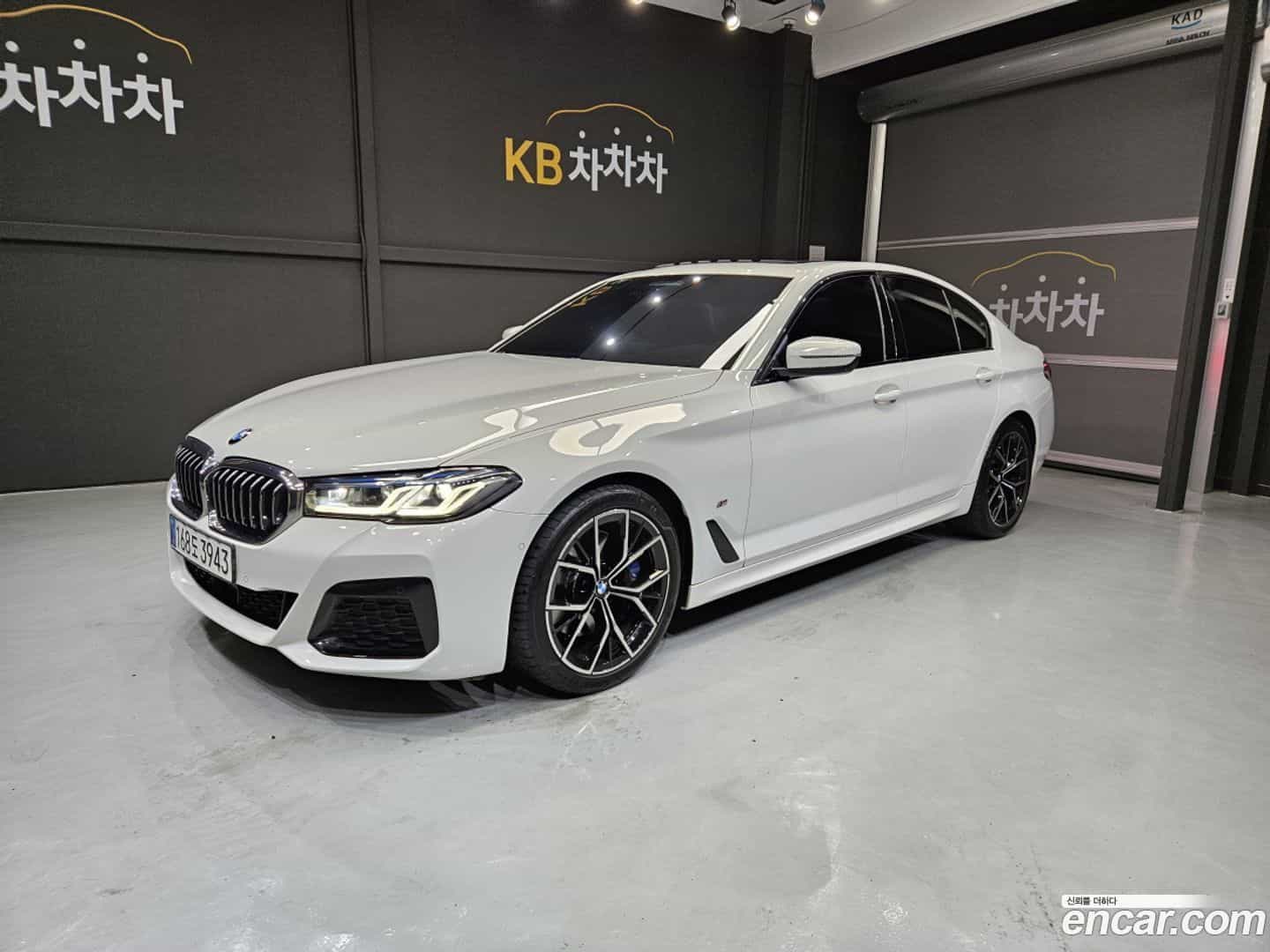 5-Series BMW 2023.8-OUTER-001
