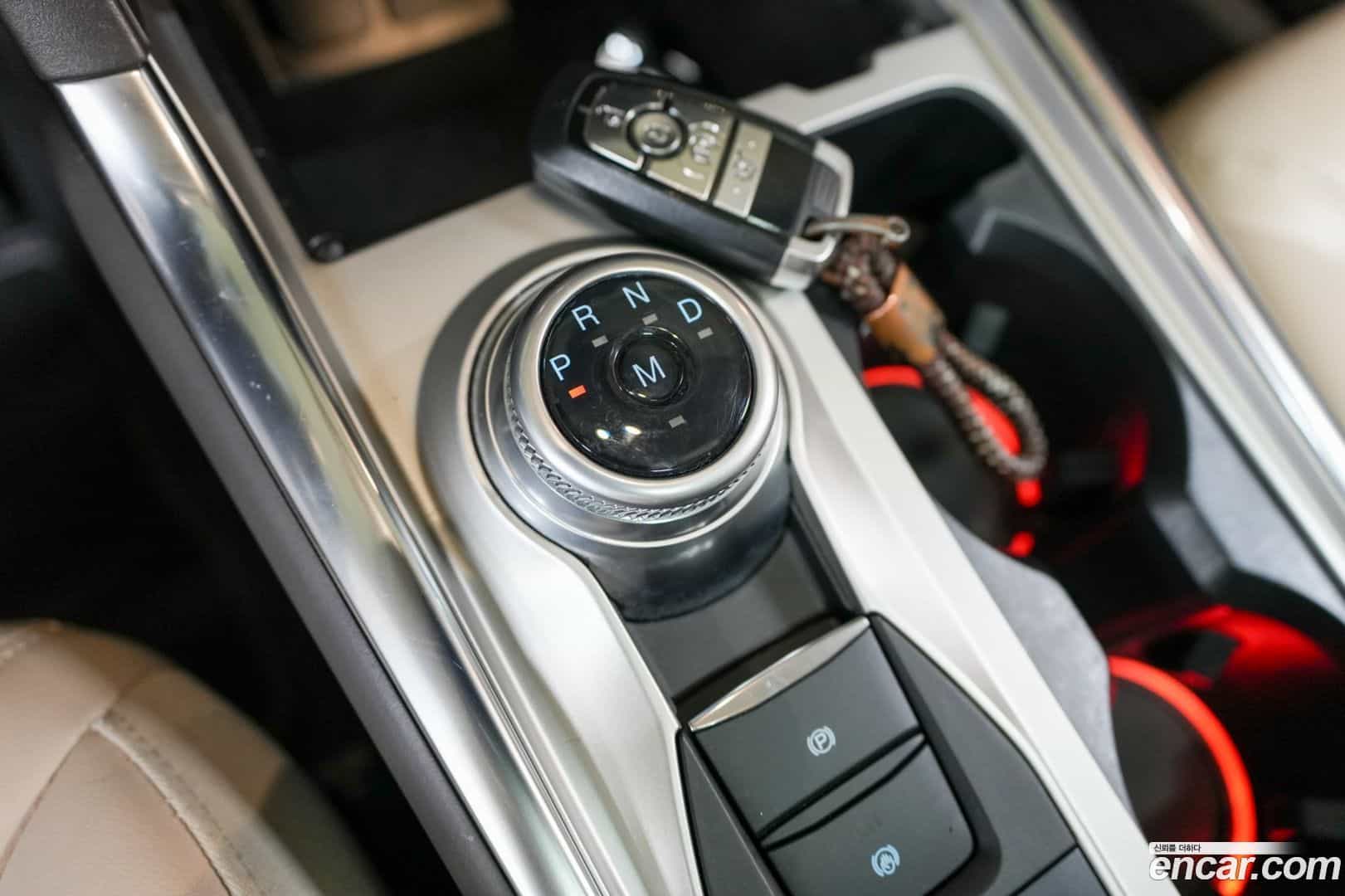 Explorer Ford 2021.11-INNER-009