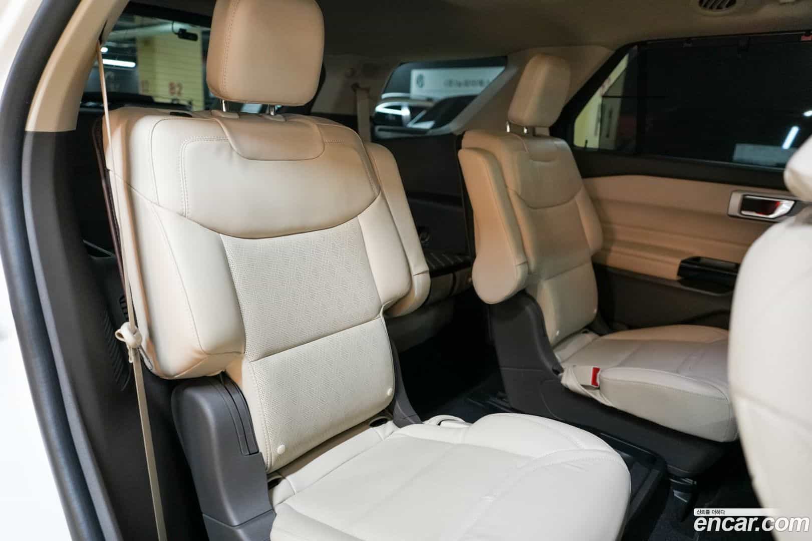 Explorer Ford 2021.11-INNER-010