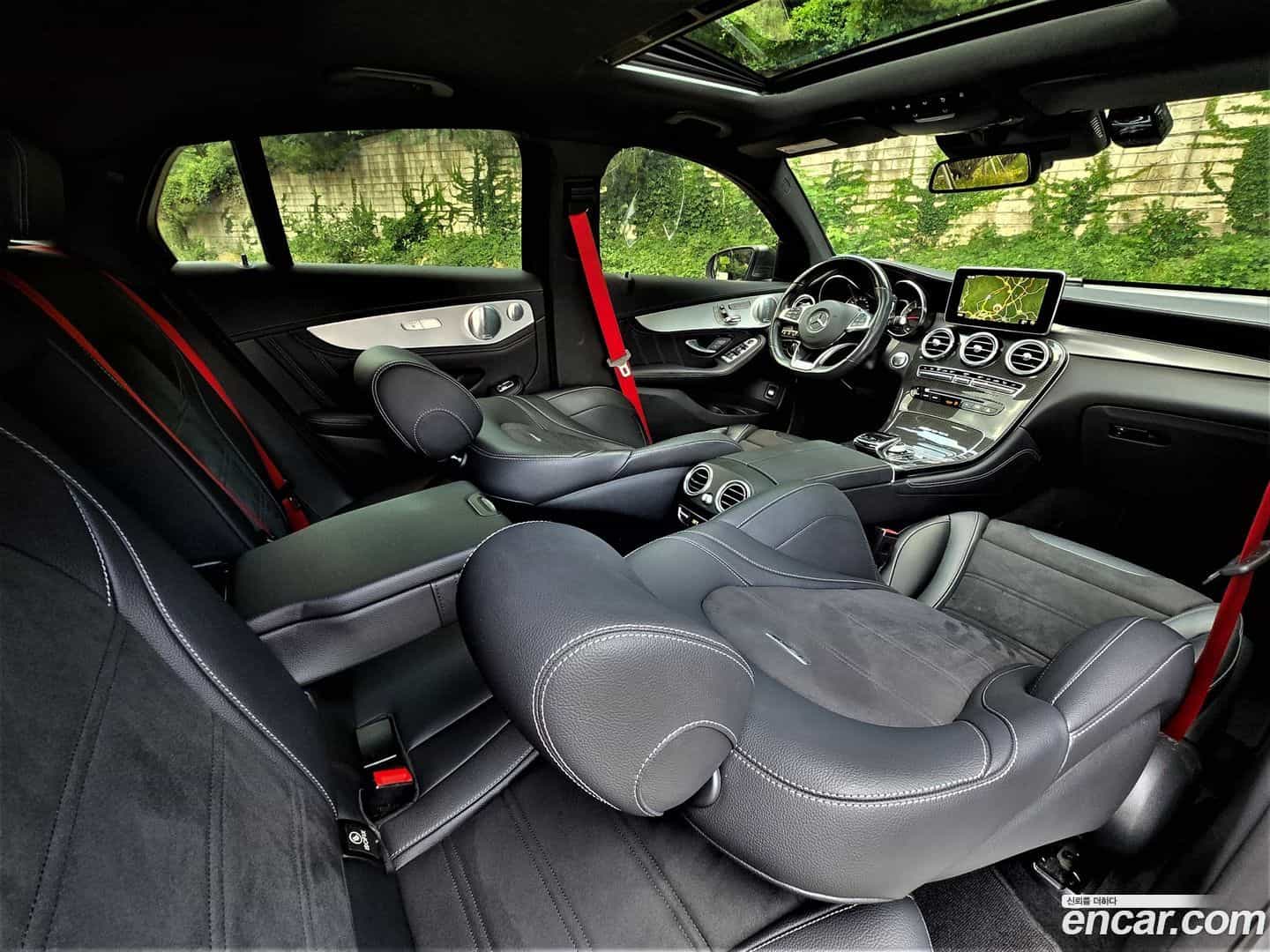 GLC-Class Mercedes-Benz 2019.11-INNER-010