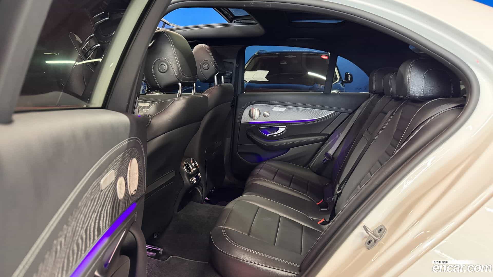 E-Class Mercedes-Benz 2022.7-INNER-008