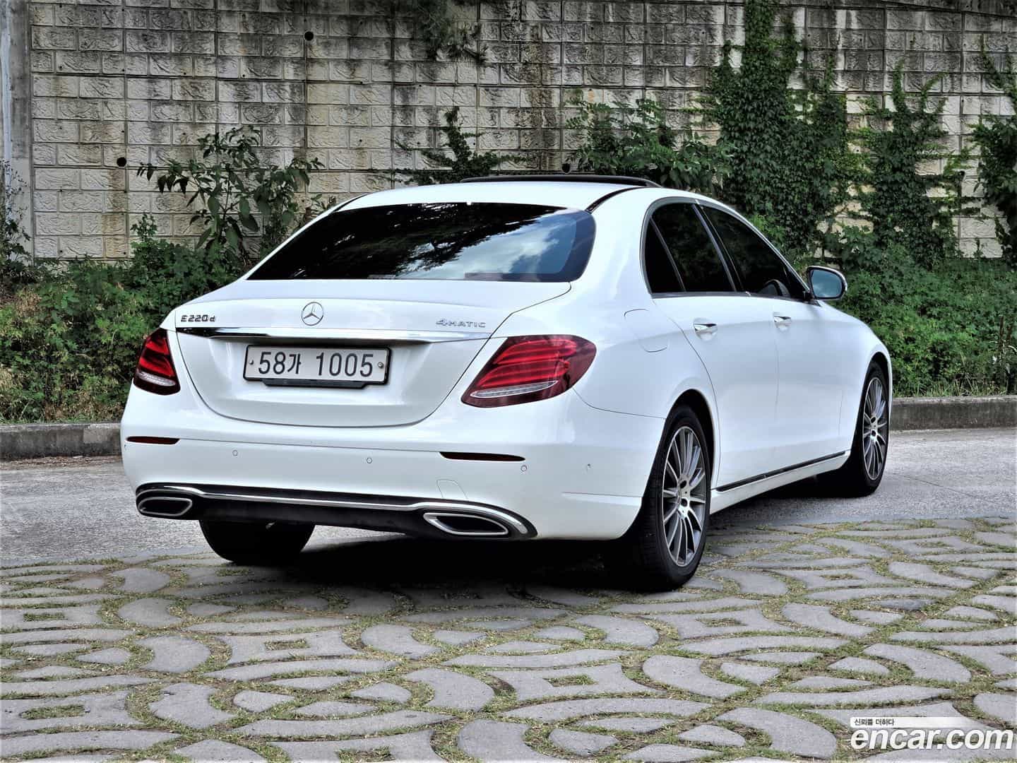 E-Class Mercedes-Benz 2017.0-OUTER-003