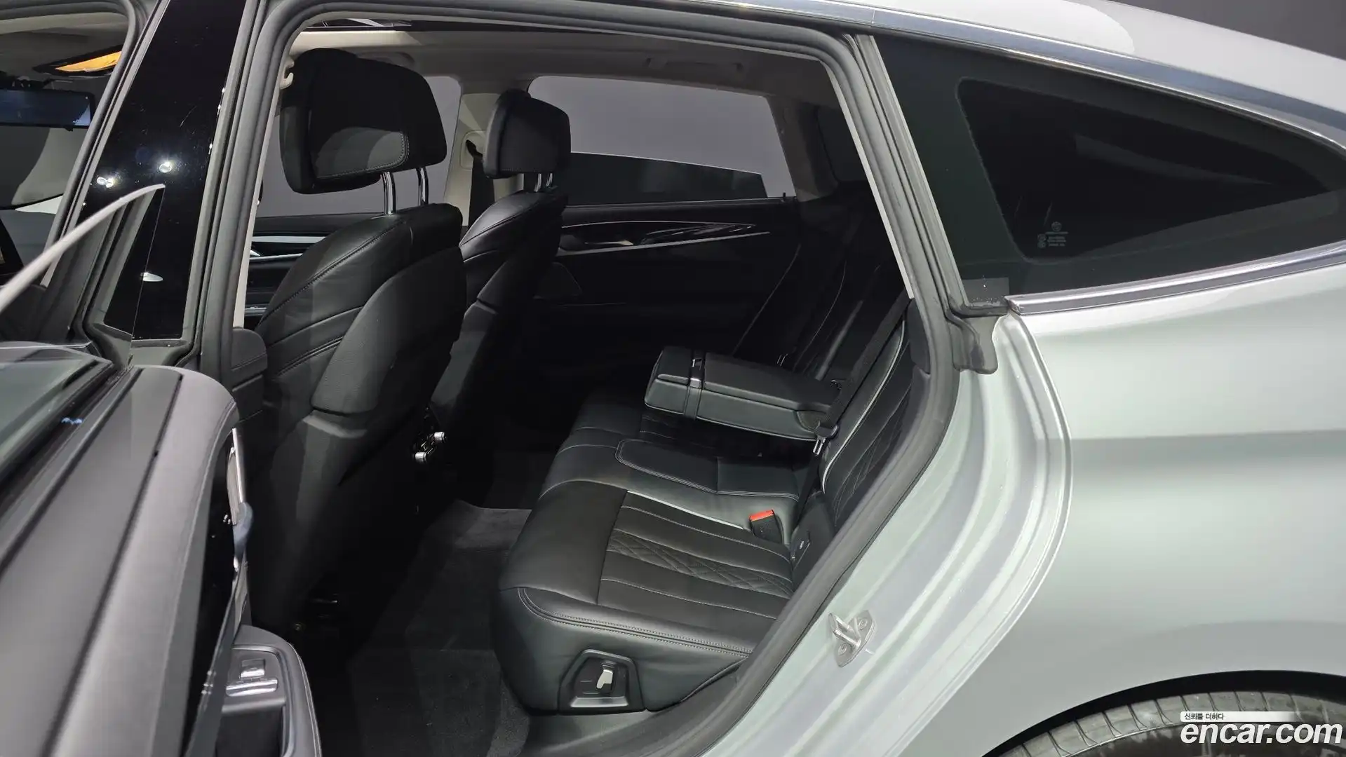Gran Turismo BMW 2020.4-INNER-036