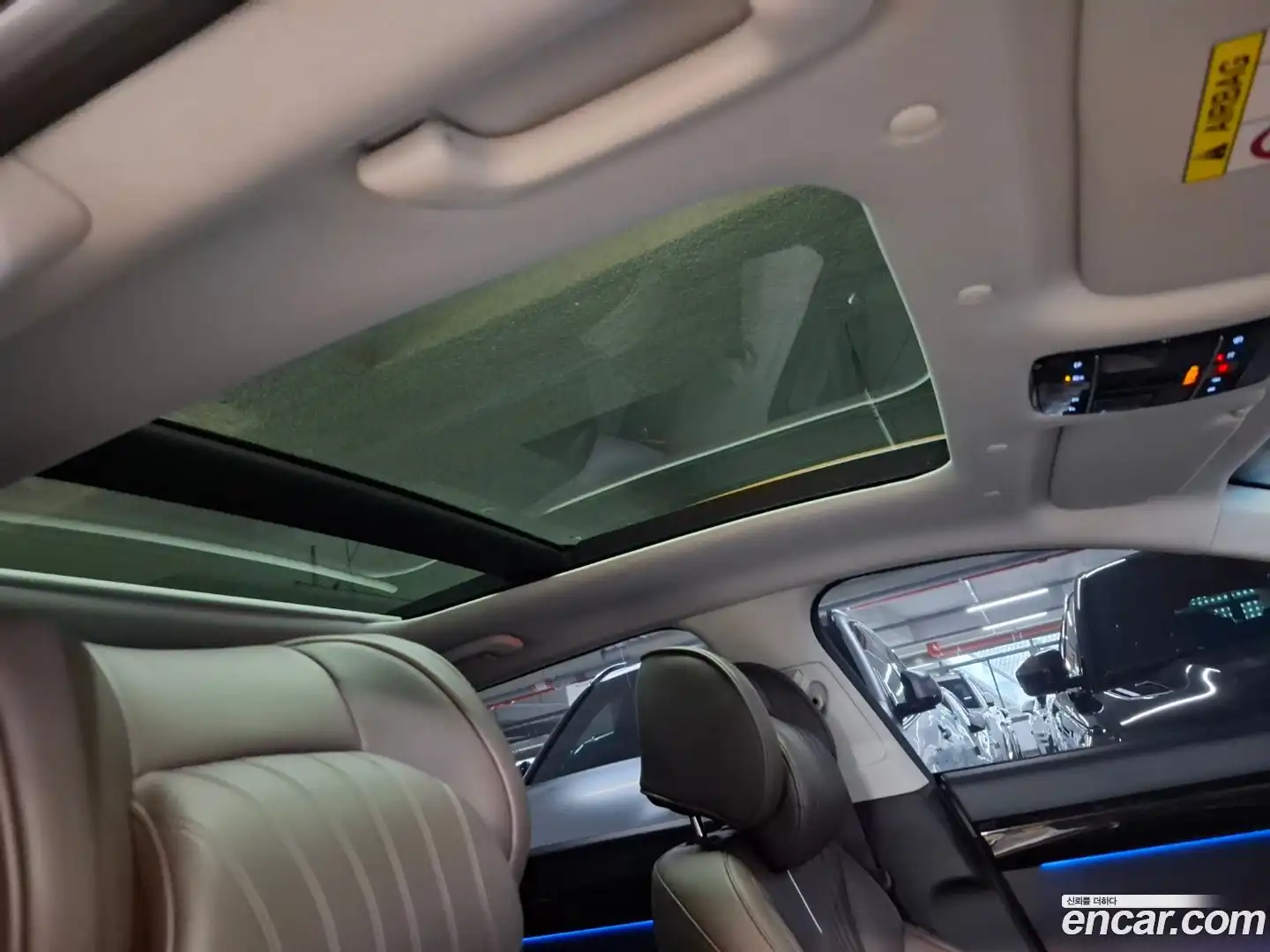 Grandeur Hyundai 2025.11-OPTION-015