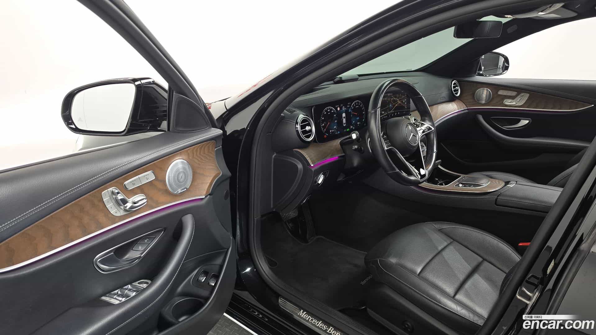E-Class Mercedes-Benz 2021.0-INNER-010