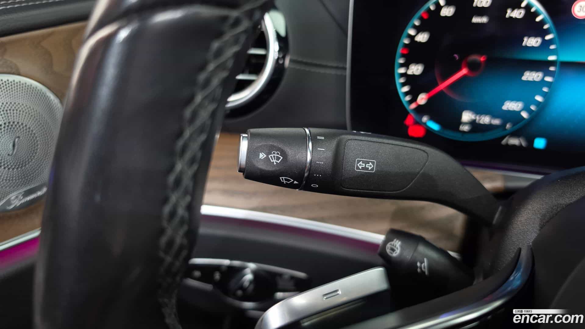 E-Class Mercedes-Benz 2021.0-OPTION-041