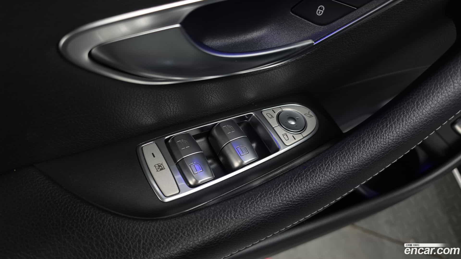 E-Class Mercedes-Benz 2021.0-OPTION-042