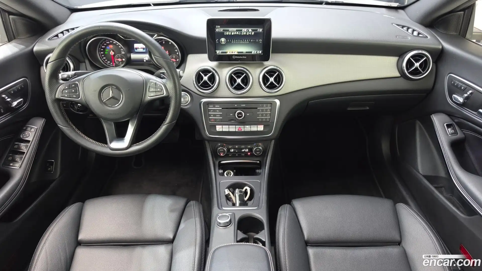 CLA-Class Mercedes-Benz 2016.9-INNER-007