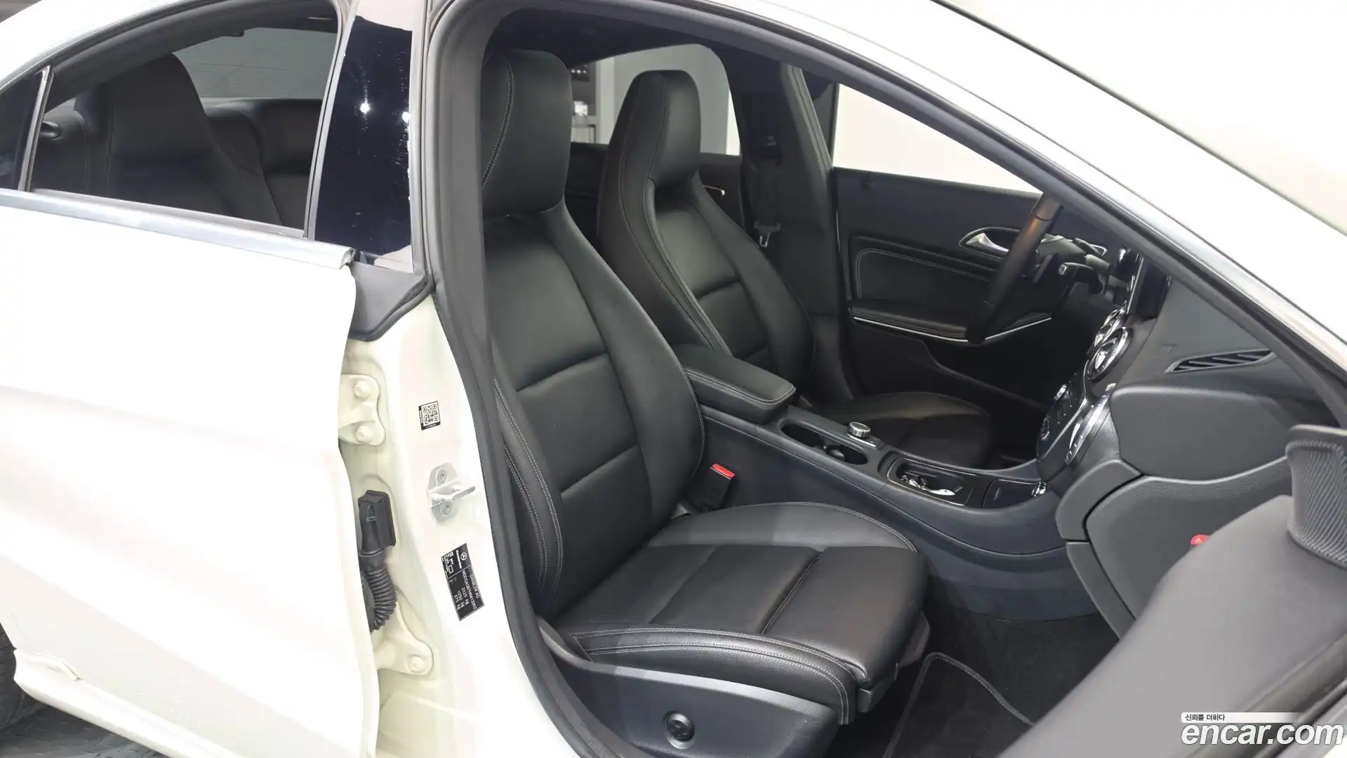 CLA-Class Mercedes-Benz 2016.9-OPTION-016