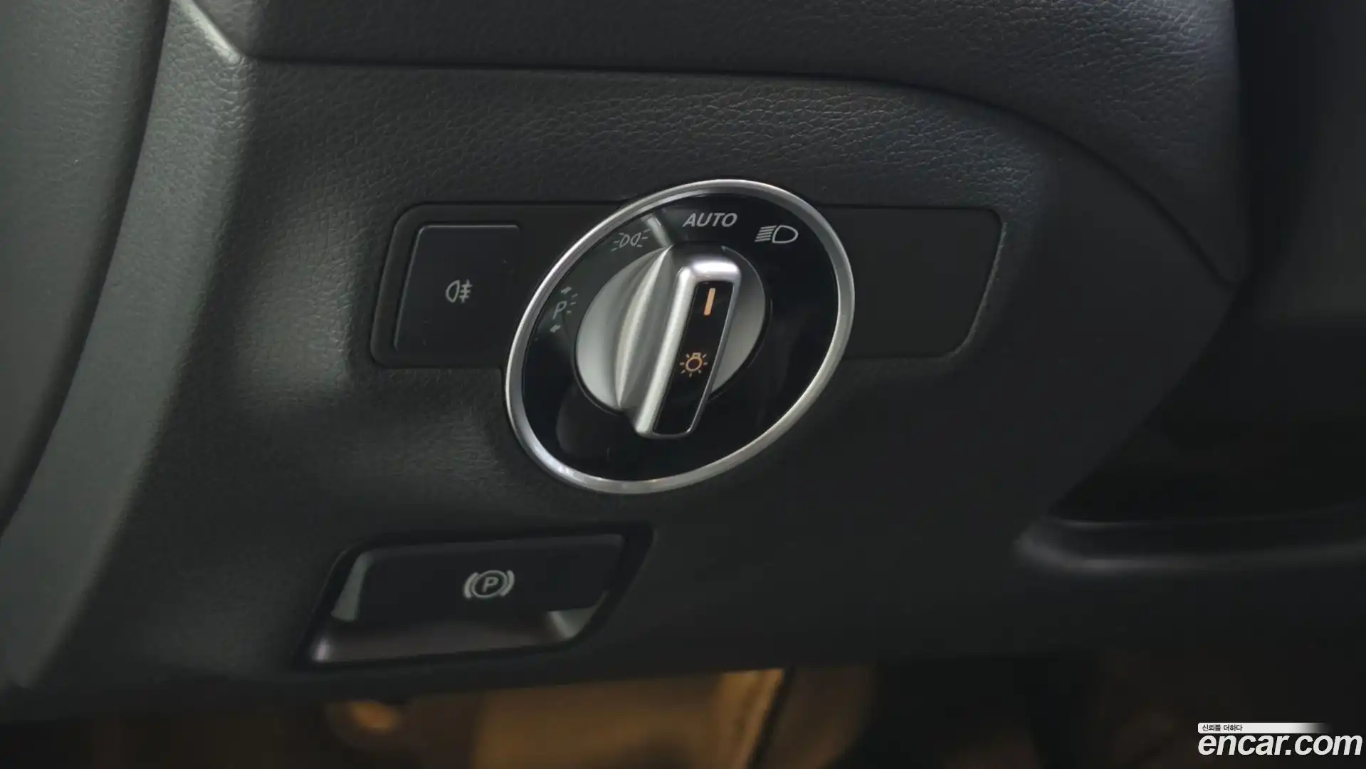 CLA-Class Mercedes-Benz 2016.9-OPTION-021