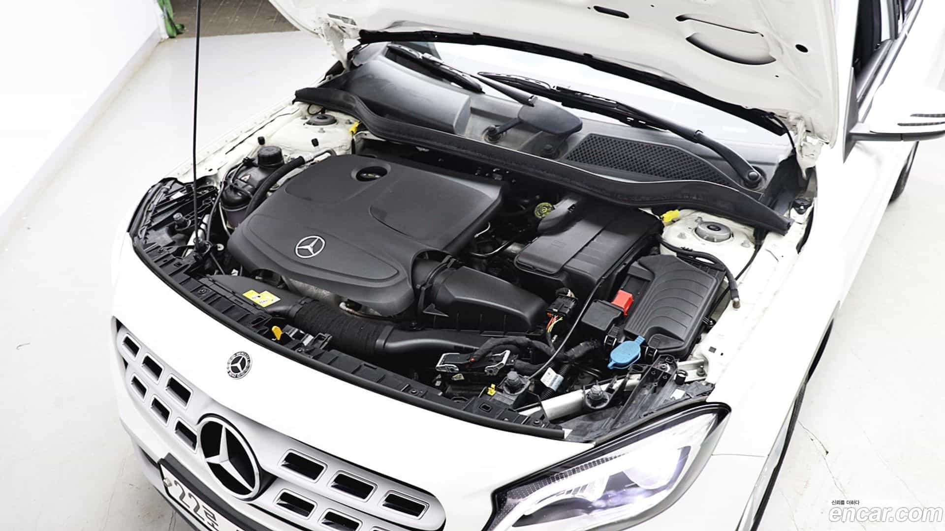GLA-Class Mercedes-Benz 2018.11-OUTER-006