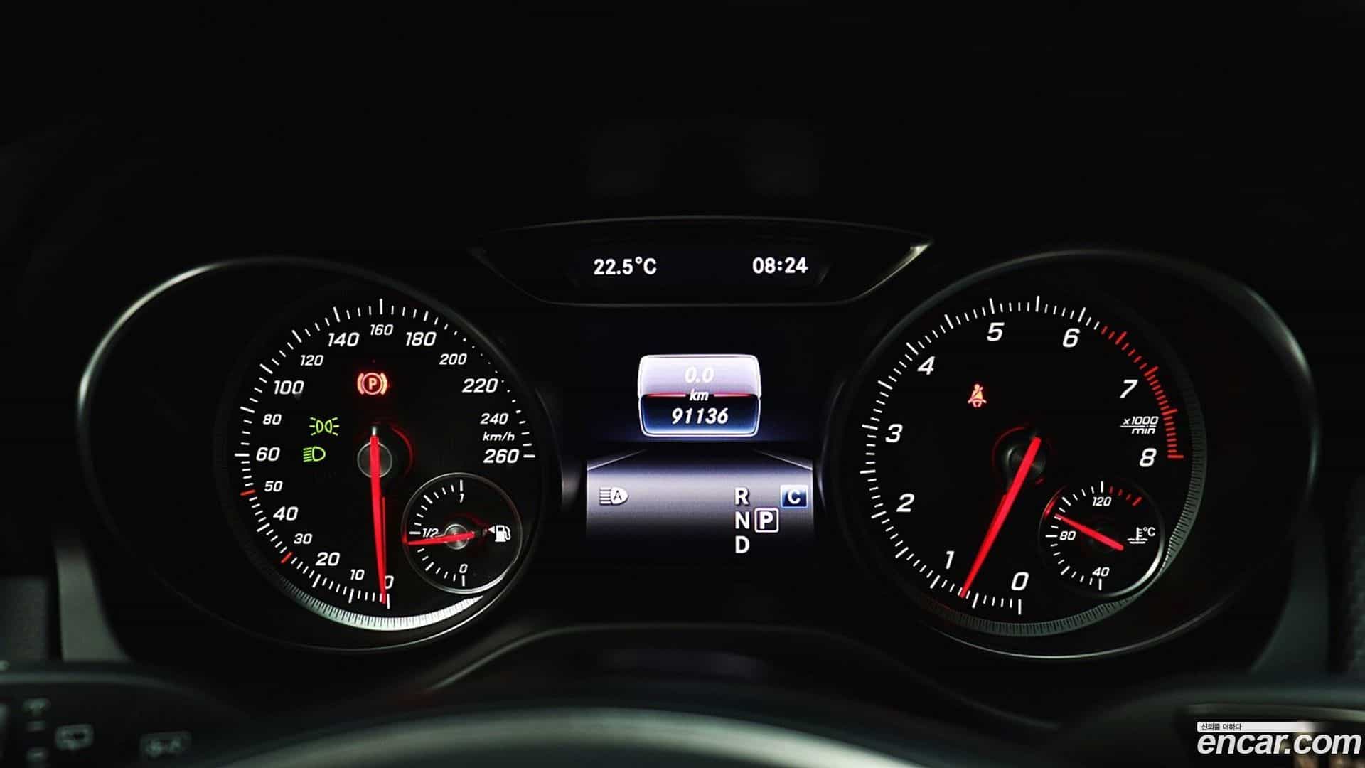 GLA-Class Mercedes-Benz 2018.11-OPTION-016