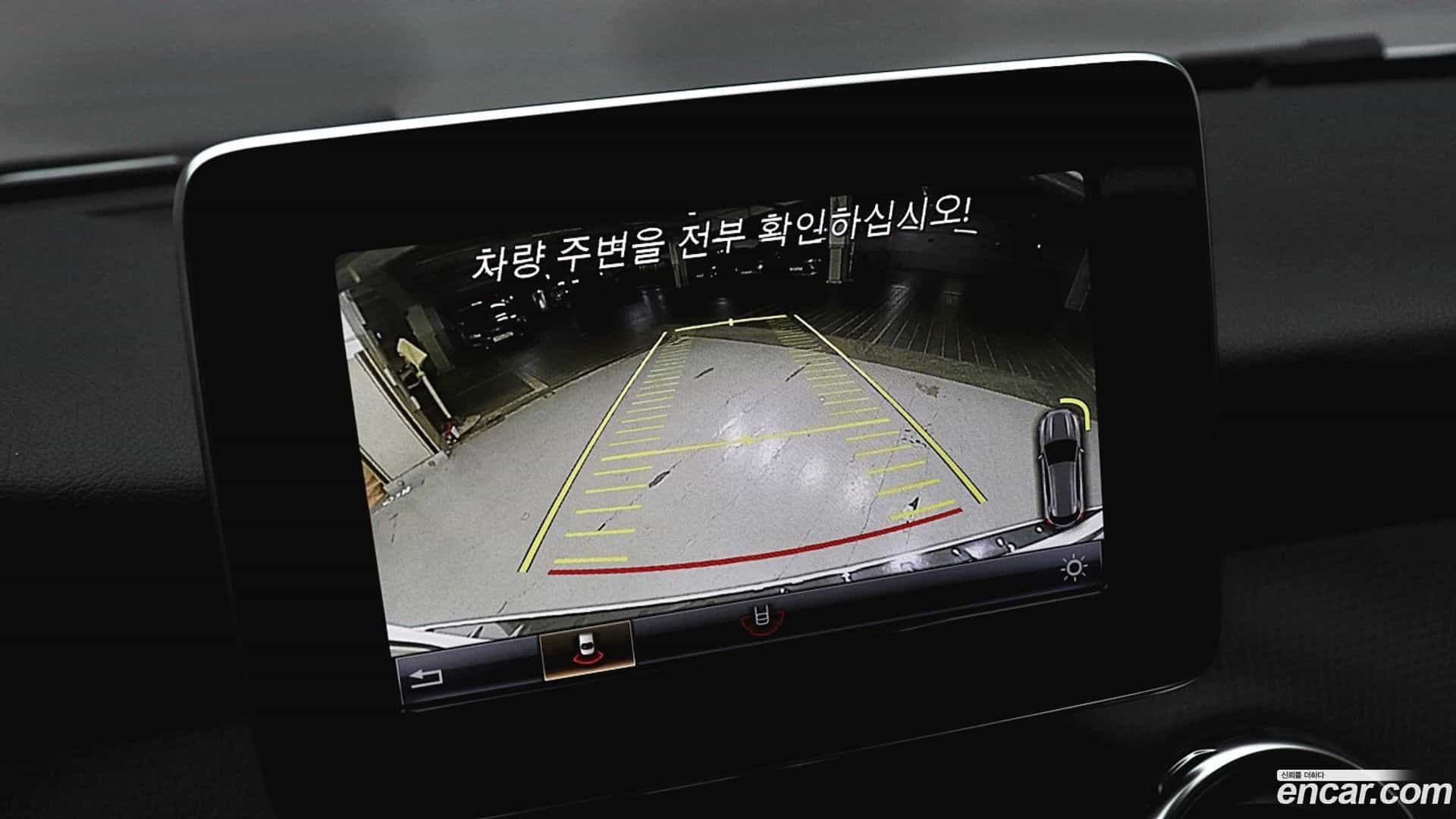 GLA-Class Mercedes-Benz 2018.11-OPTION-020