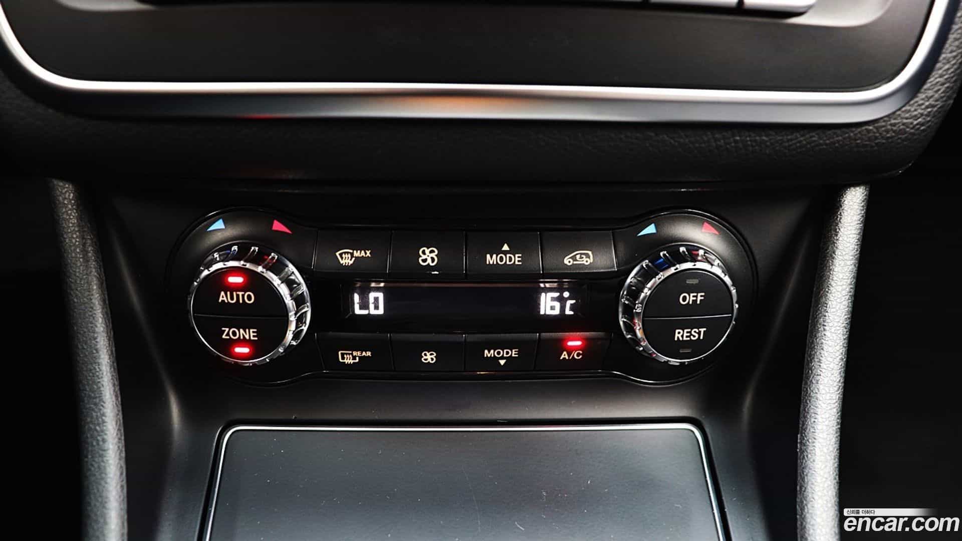 GLA-Class Mercedes-Benz 2018.11-OPTION-022