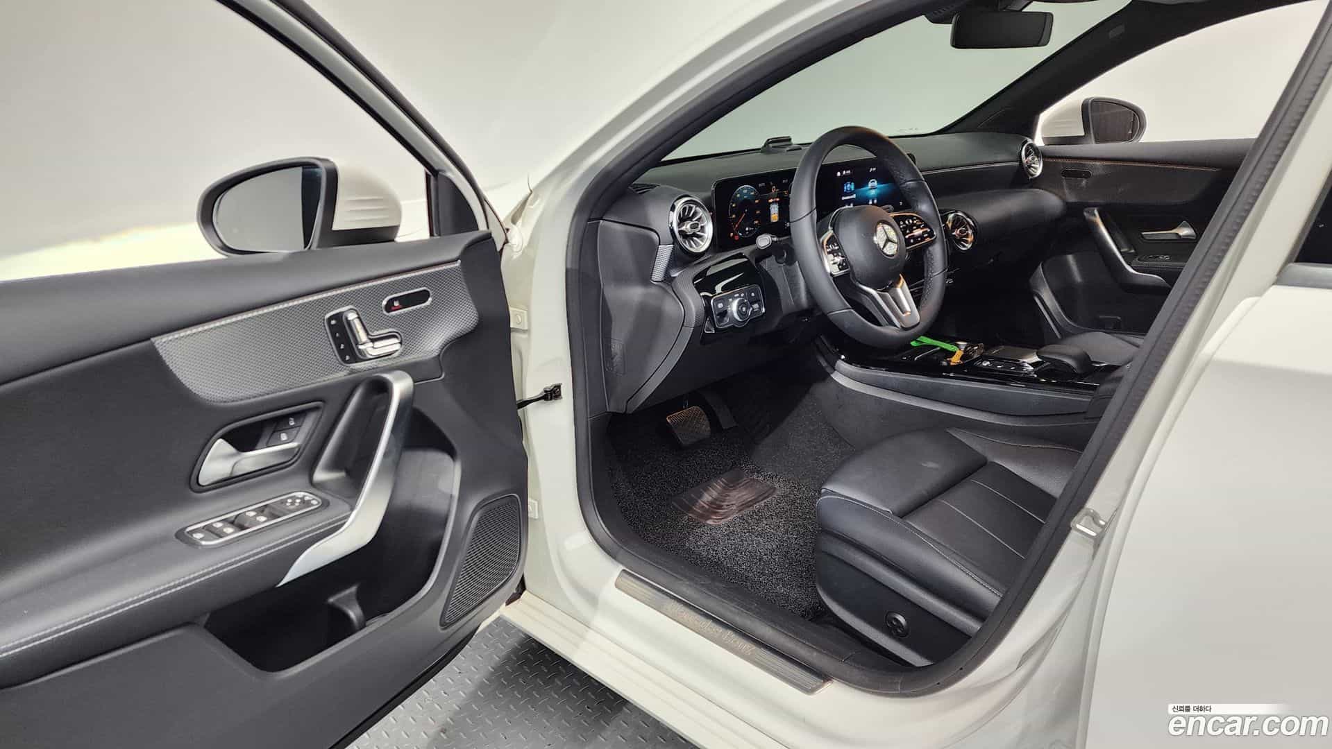 A-Class Mercedes-Benz 2021.2-INNER-010