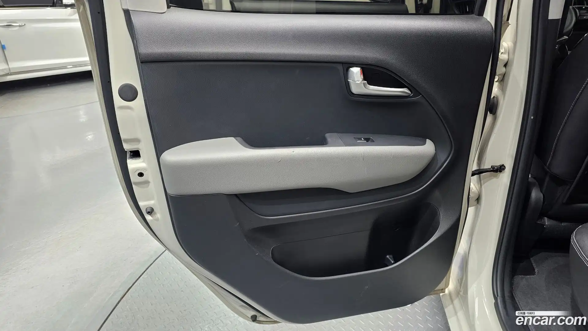 RAY Kia 2023.3-INNER-035