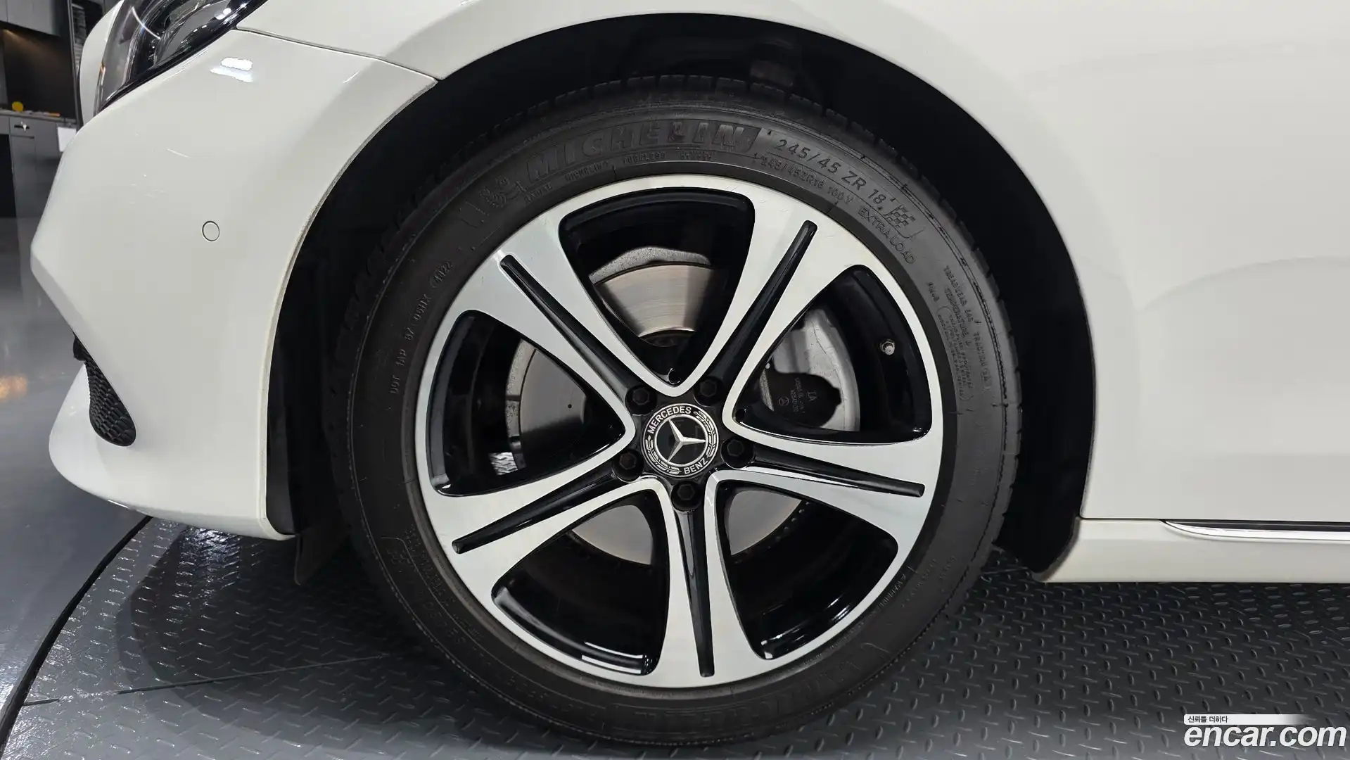 E-Class Mercedes-Benz 2018.0-OUTER-005