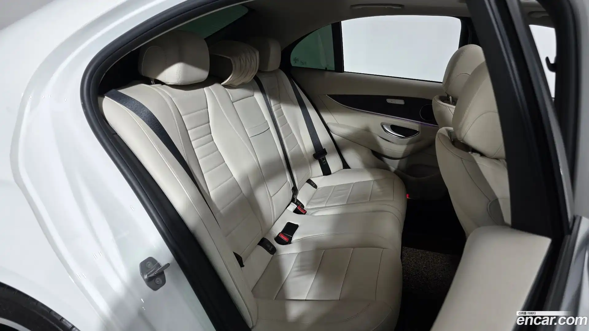 E-Class Mercedes-Benz 2018.0-OPTION-015