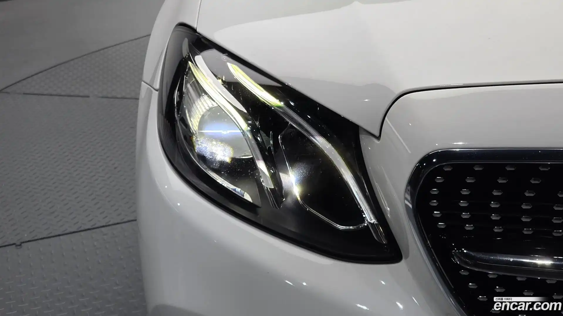 E-Class Mercedes-Benz 2018.0-OUTER-032