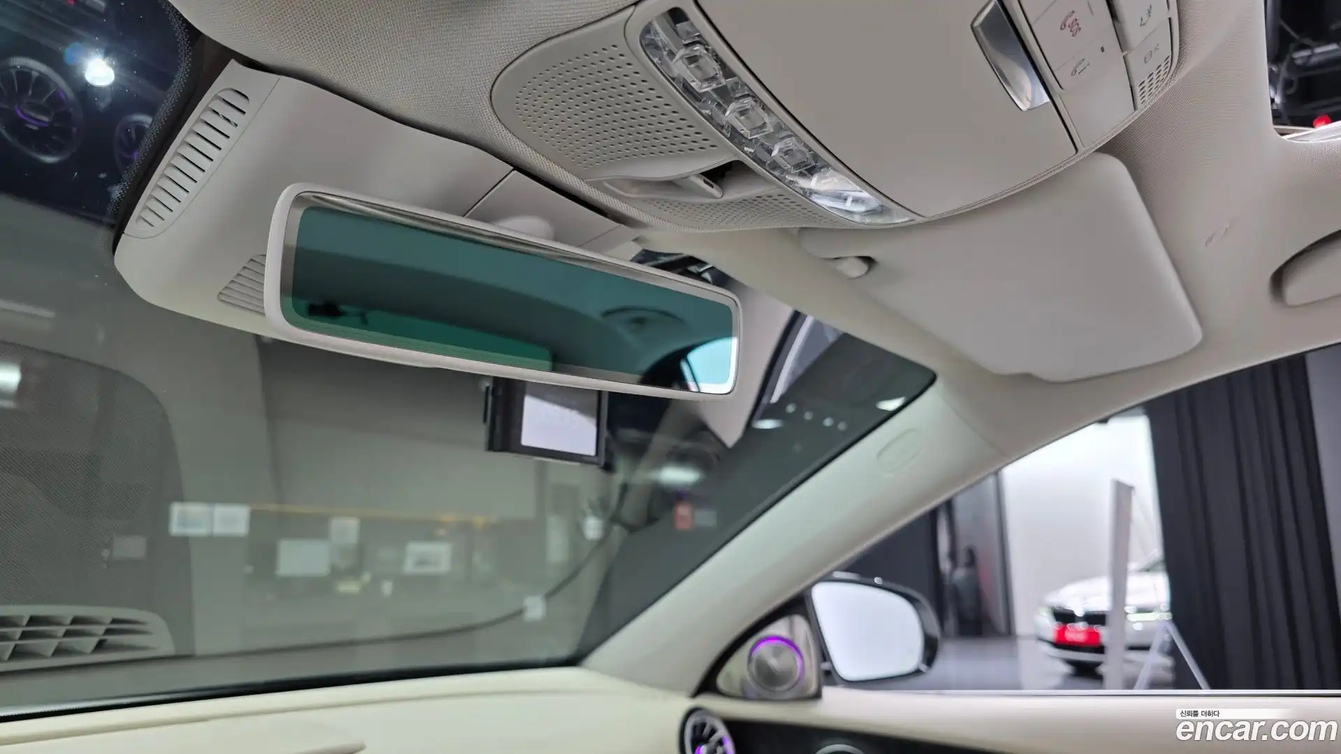 E-Class Mercedes-Benz 2018.0-OPTION-043