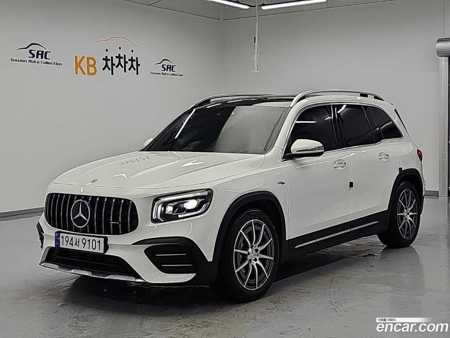 Main__Slider__Photo:GLB-Class Mercedes-Benz 2022.8-0