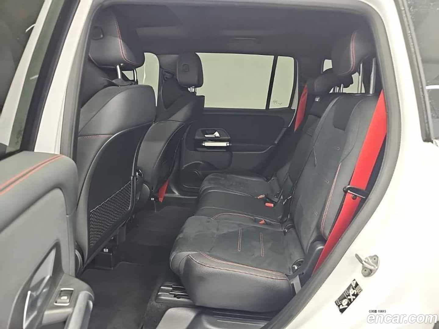 GLB-Class Mercedes-Benz 2022.8-OPTION-016