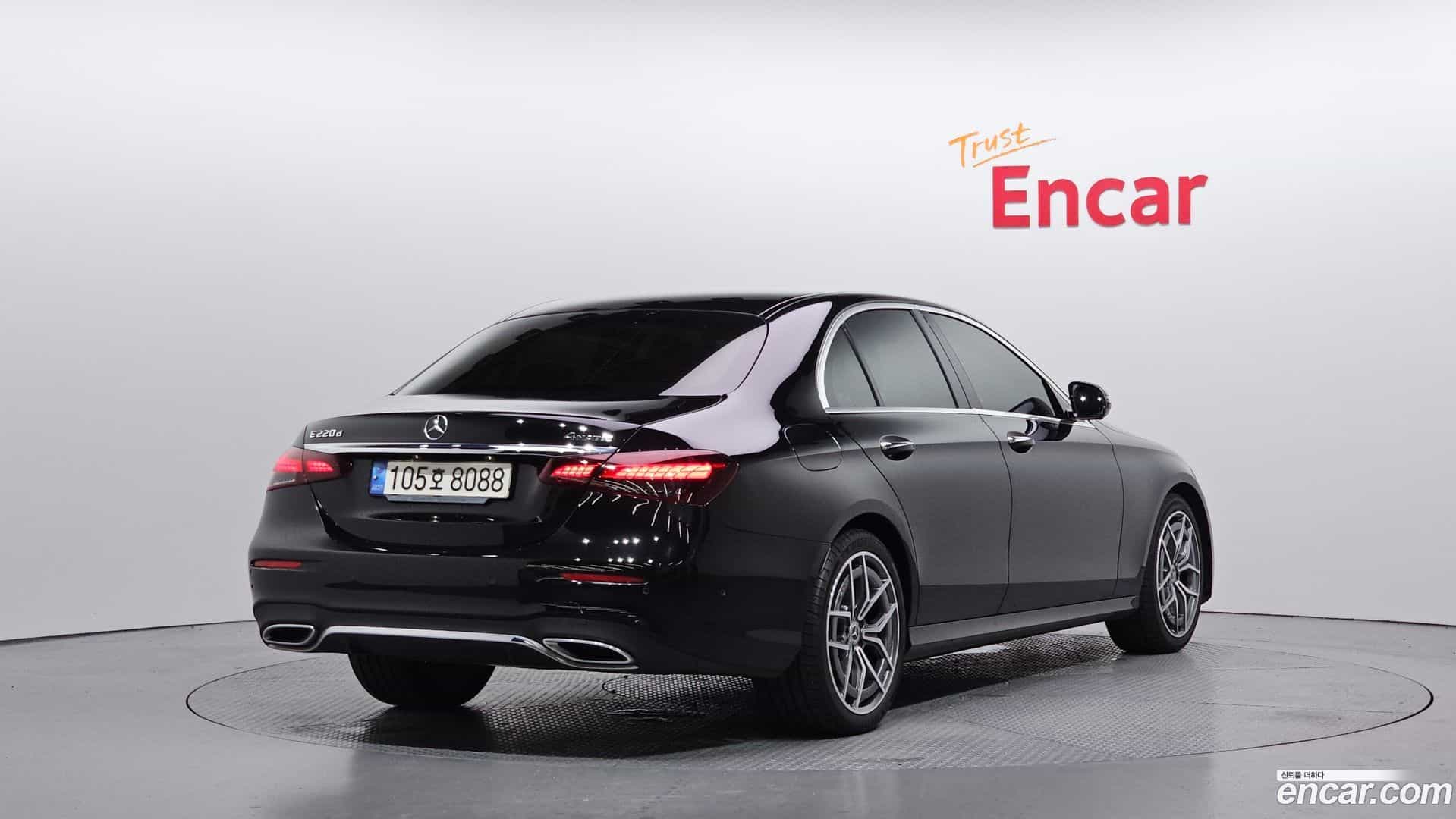 E-Class Mercedes-Benz 2022.7-OUTER-002