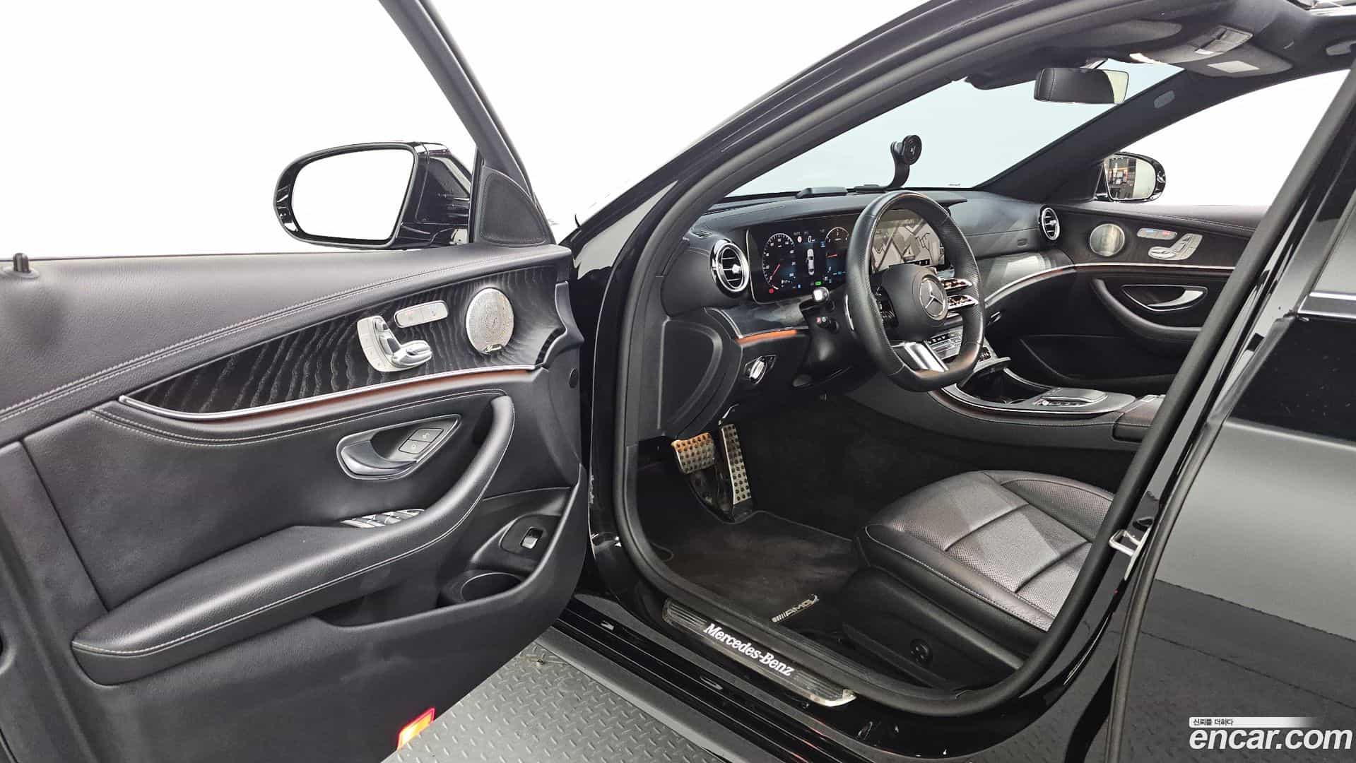 E-Class Mercedes-Benz 2022.7-INNER-010