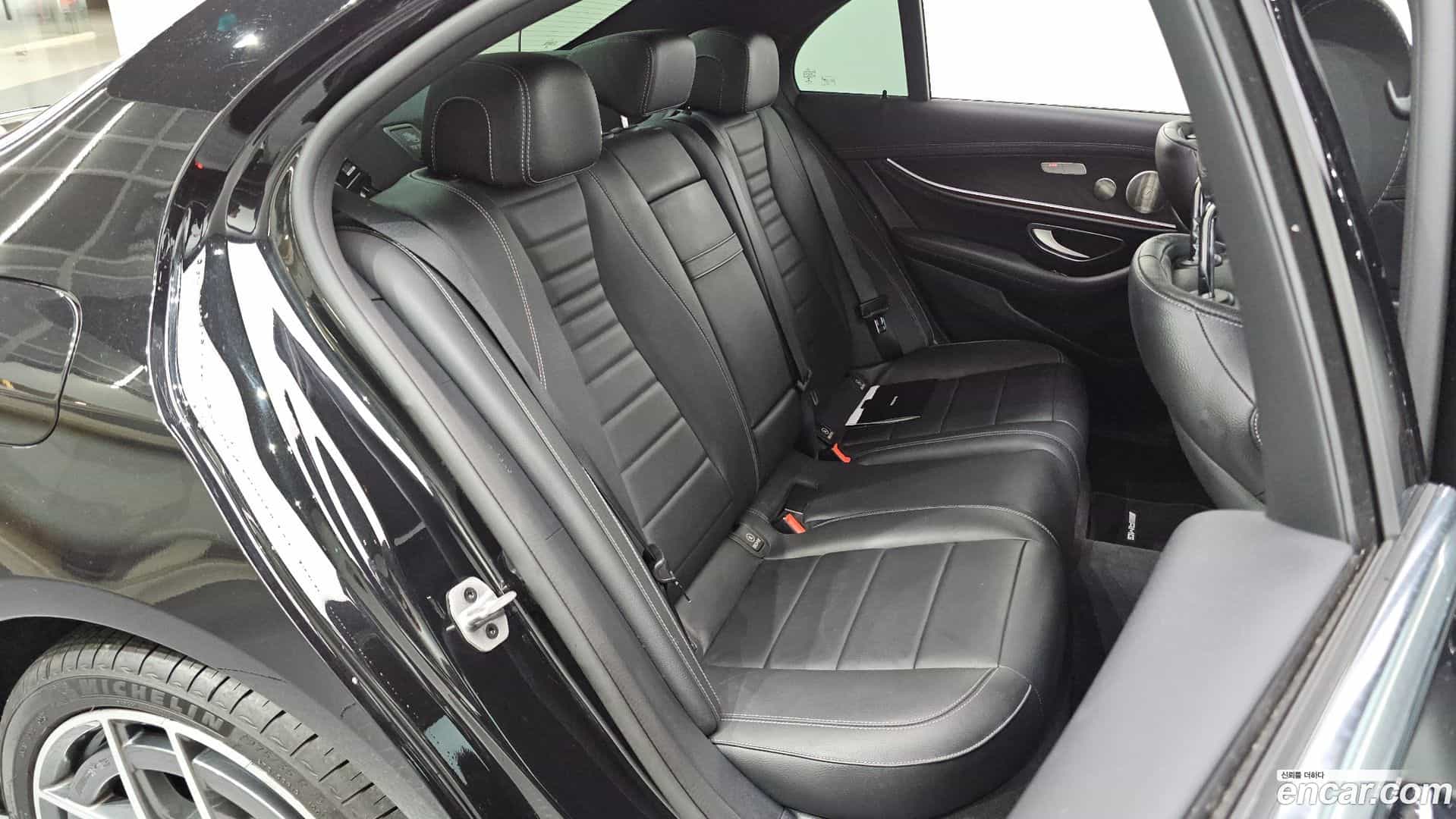 E-Class Mercedes-Benz 2022.7-OPTION-015
