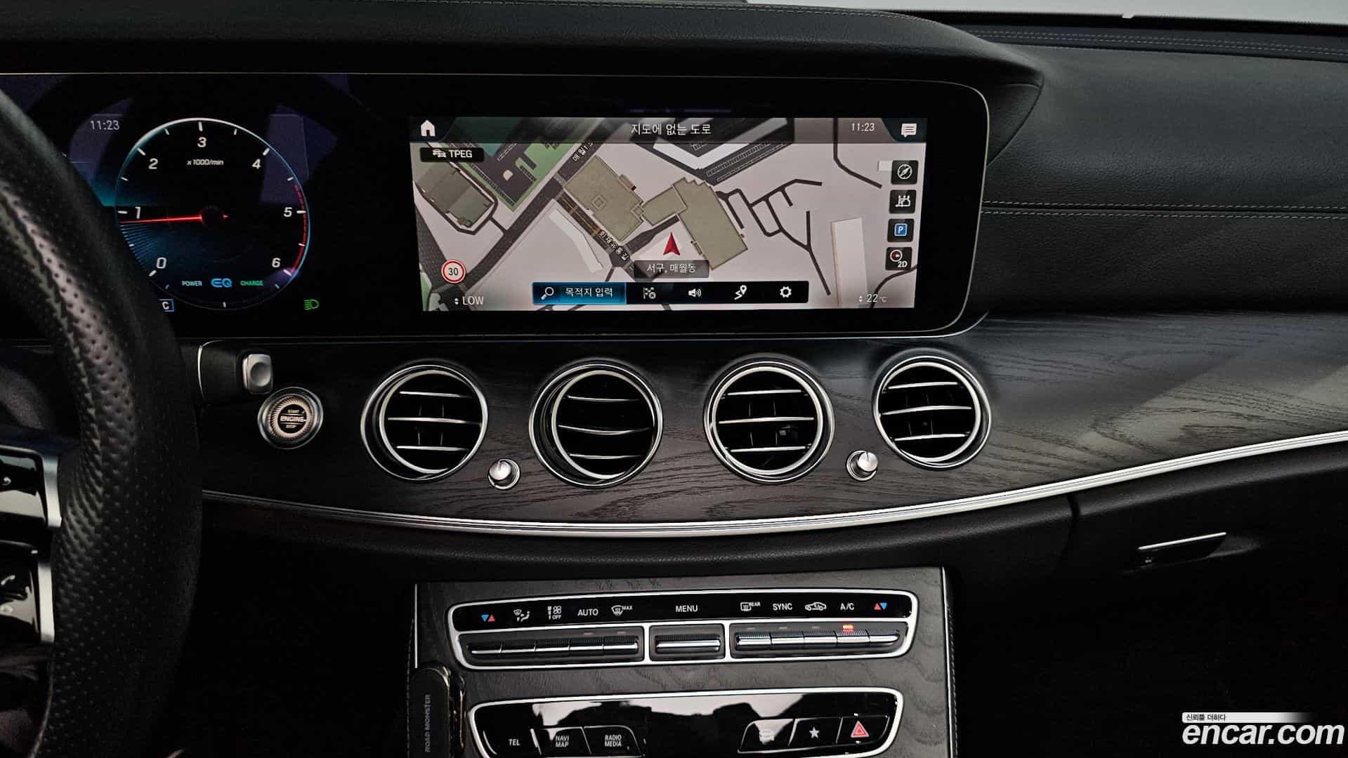 E-Class Mercedes-Benz 2022.7-OPTION-017