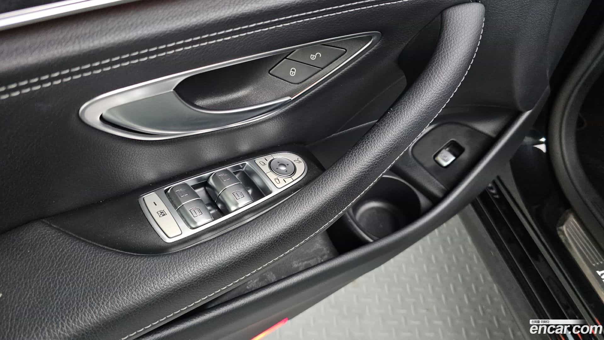 E-Class Mercedes-Benz 2022.7-OPTION-020