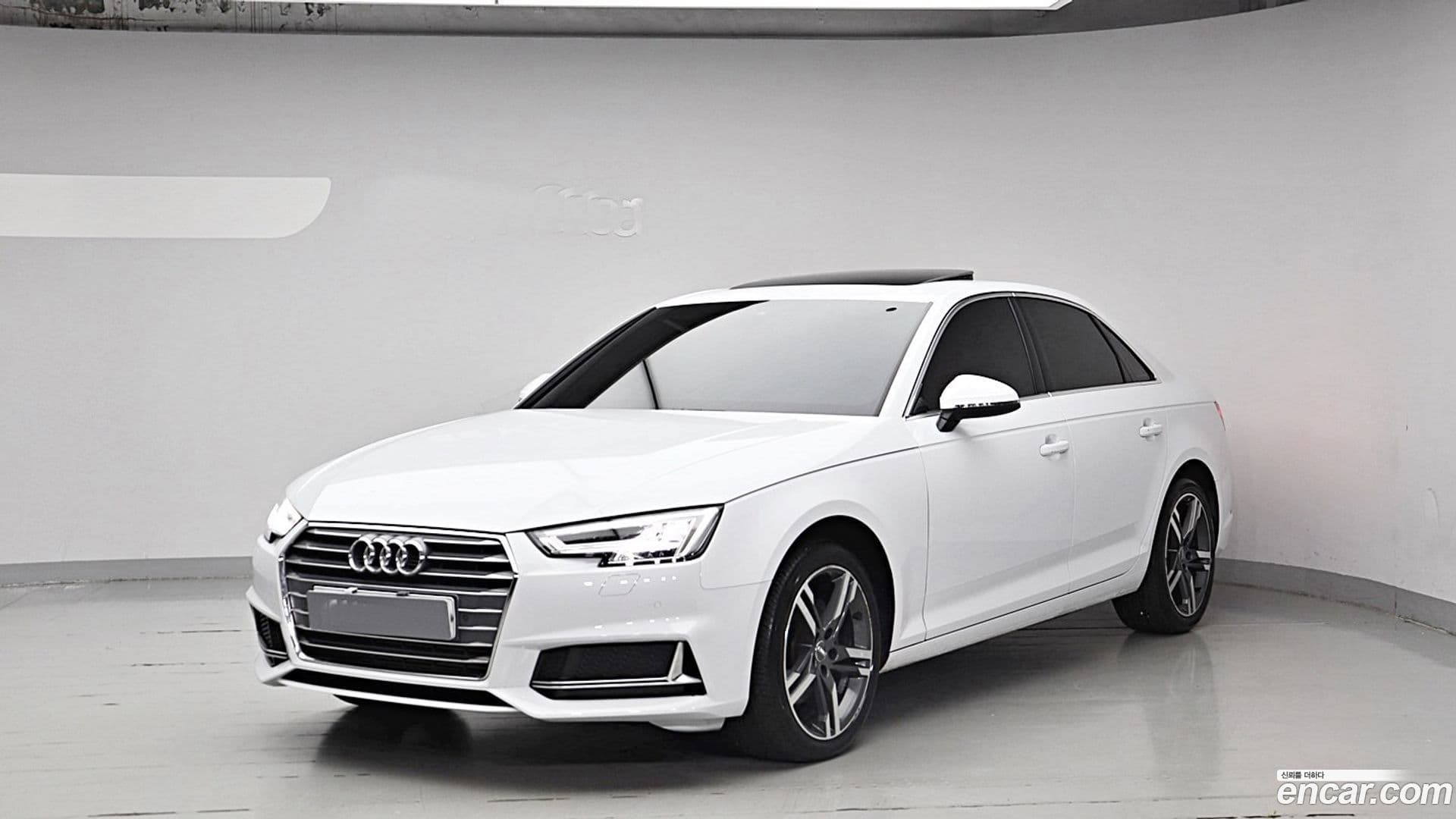 Main__Slider__Photo:A4 Audi 2019.11-0
