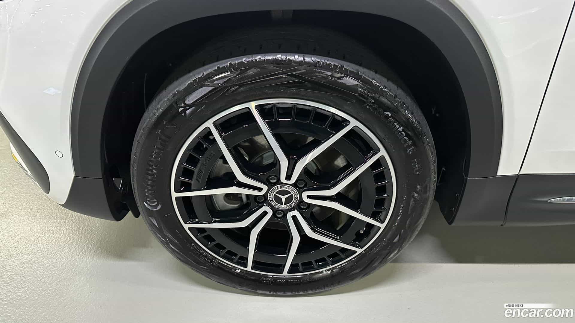 EQB Mercedes-Benz 2023.8-OUTER-005