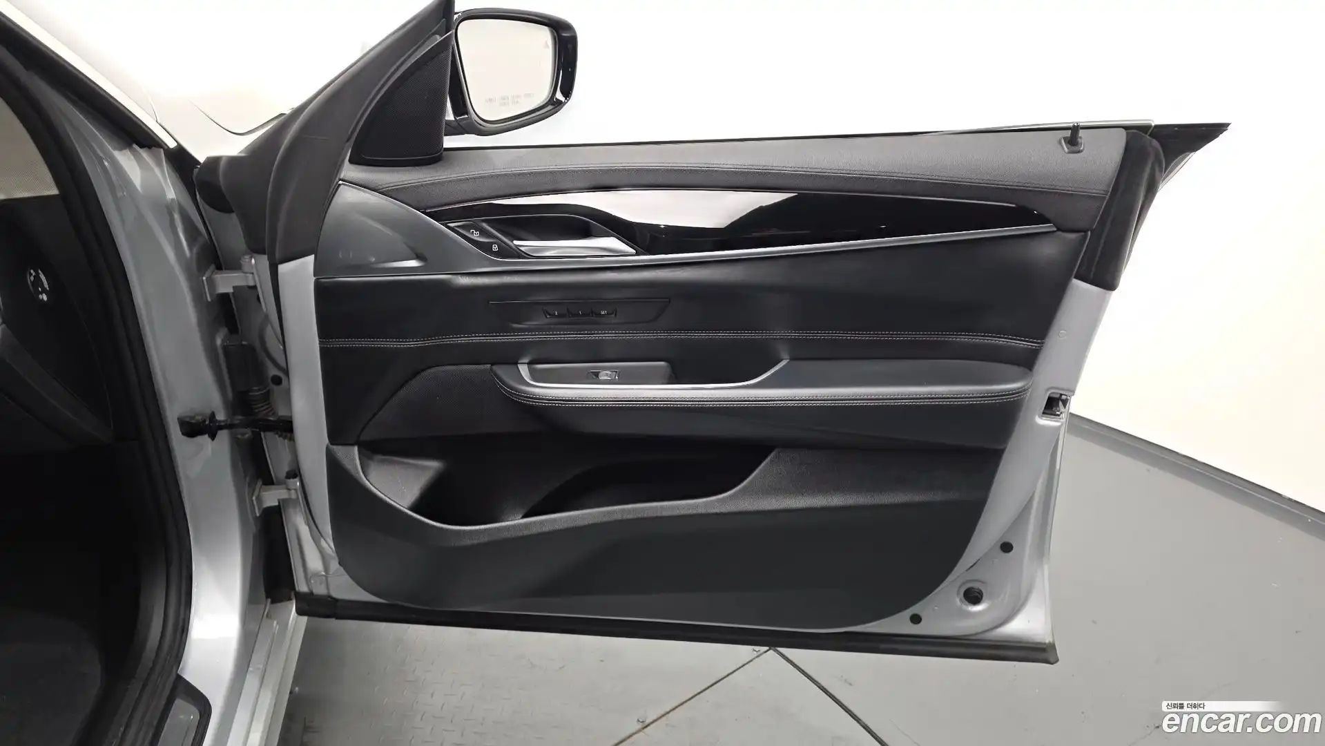 Gran Turismo BMW 2020.1-INNER-035