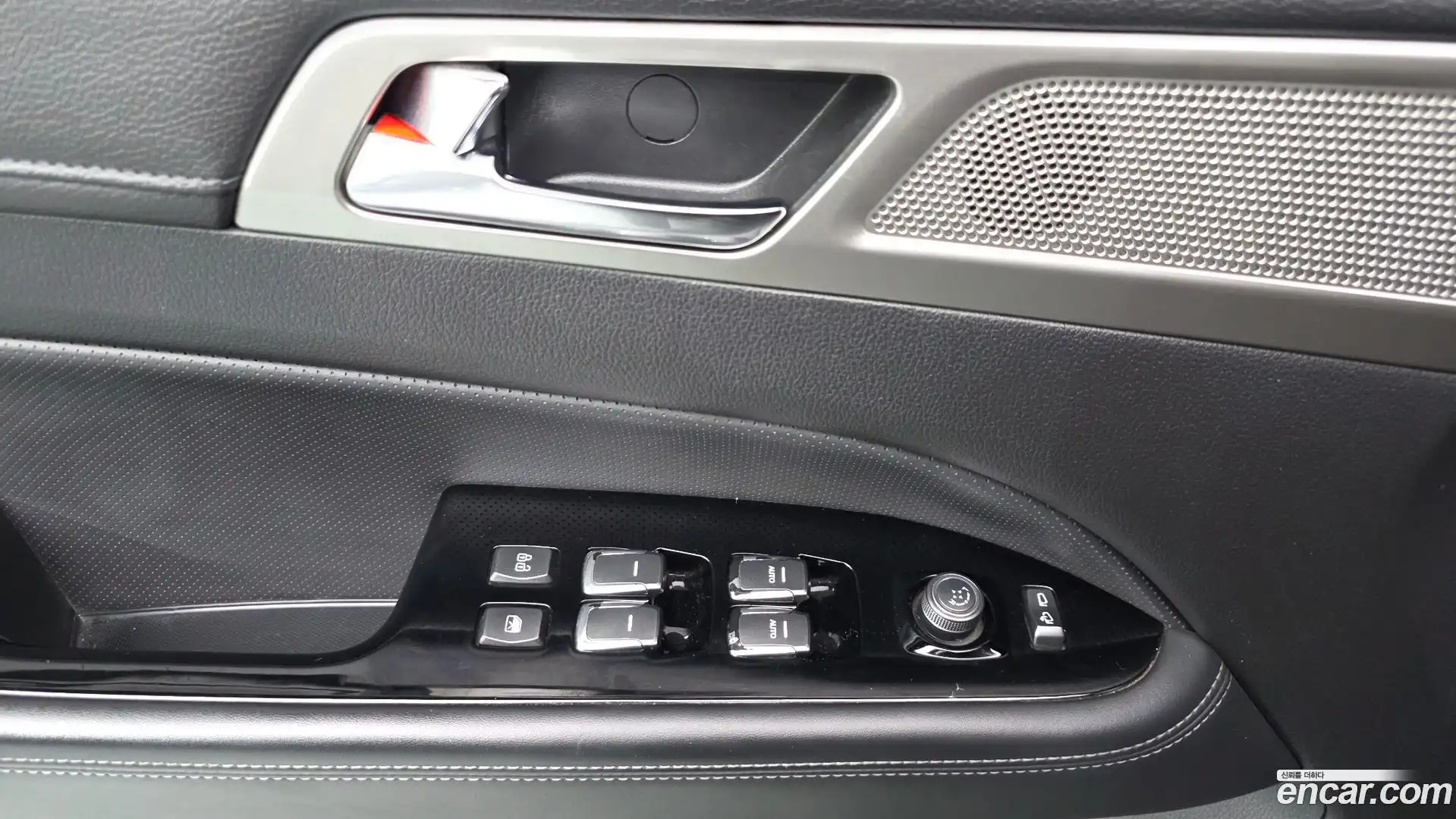 Rexton KG Mobility 2018.5-OPTION-046