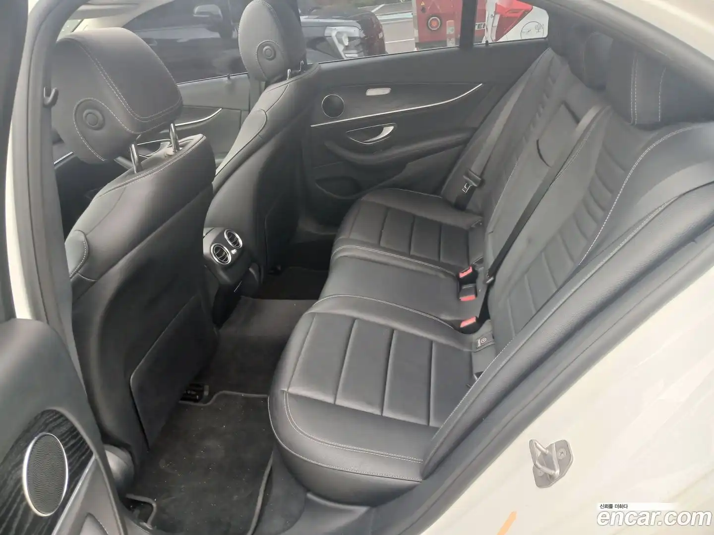 E-Class Mercedes-Benz 2017.11-OPTION-017