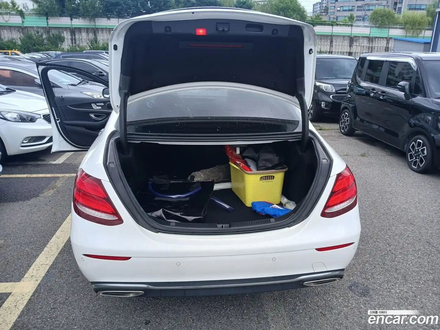 E-Class Mercedes-Benz 2017.11-OPTION-020