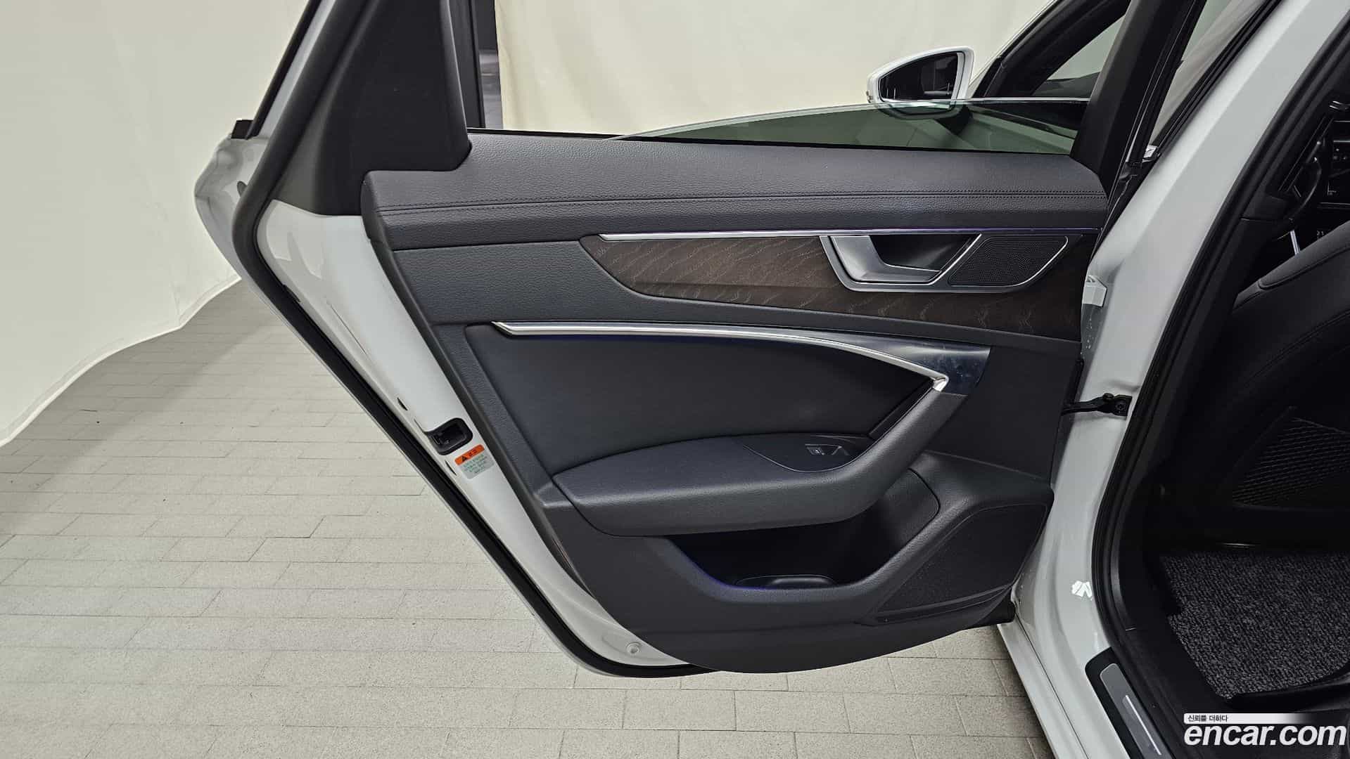 A6 Audi 2019.10-INNER-035