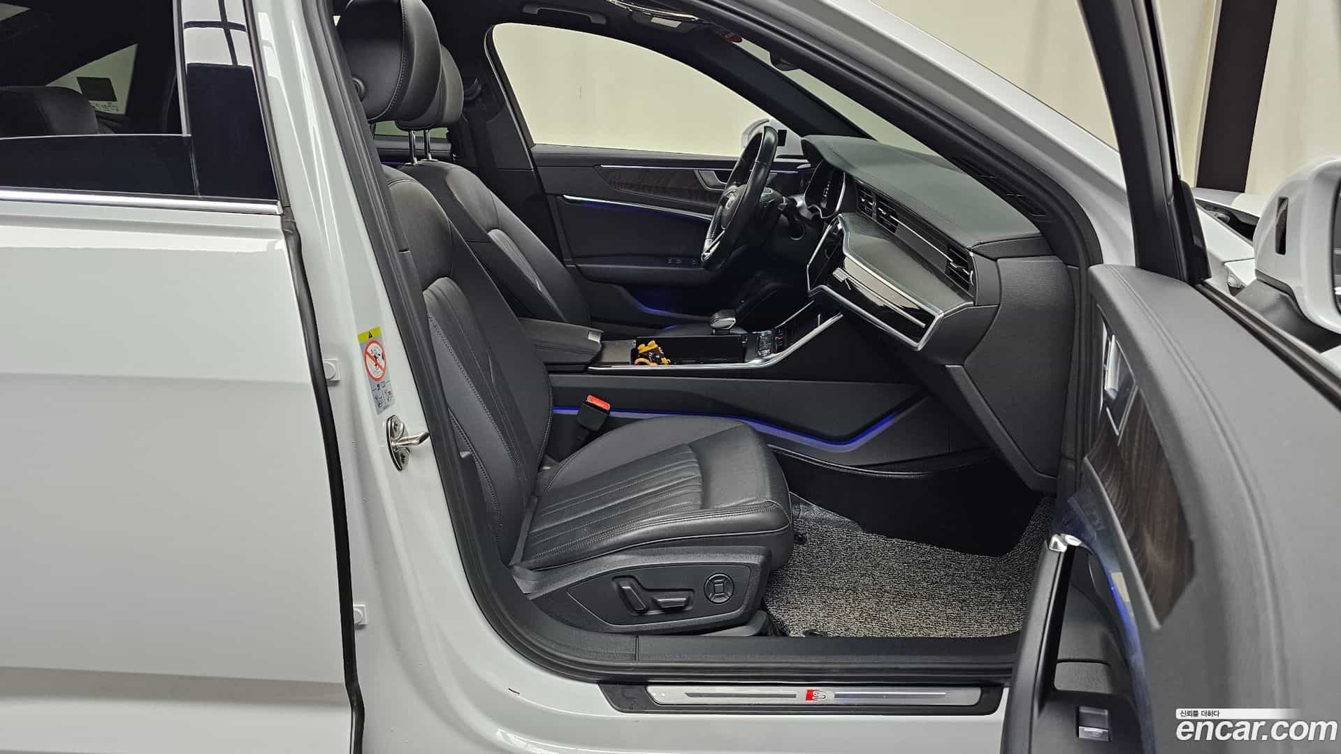 A6 Audi 2019.10-INNER-036