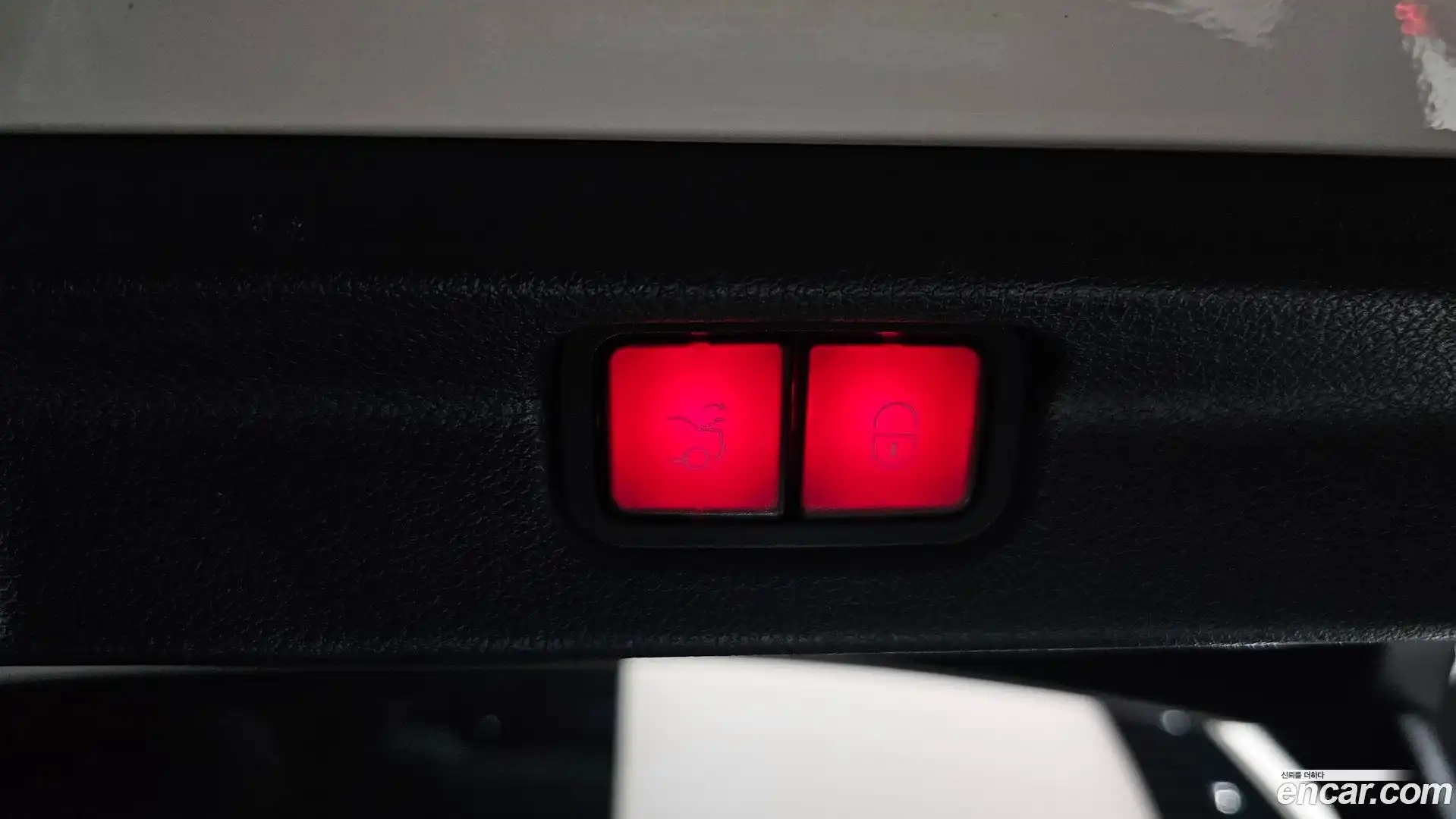 EQE Mercedes-Benz 2023.4-OPTION-044