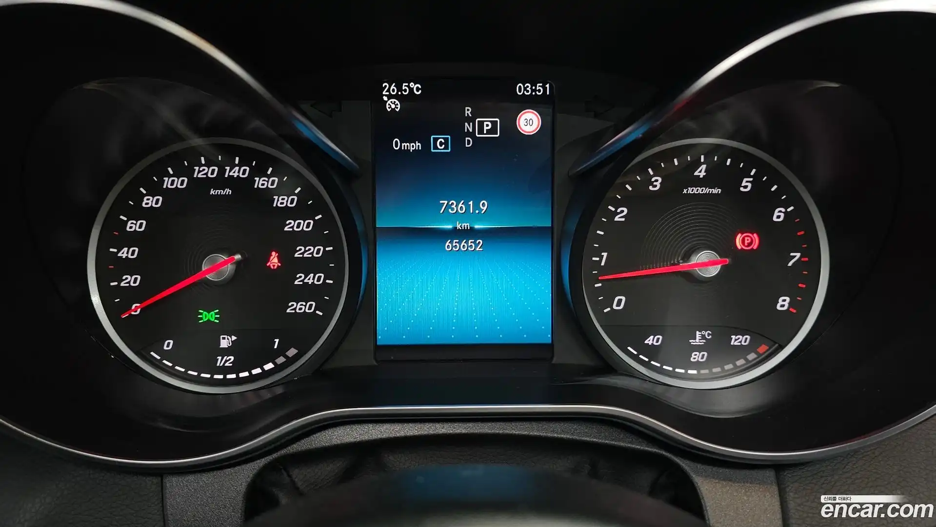 C-Class Mercedes-Benz 2019.10-INNER-008