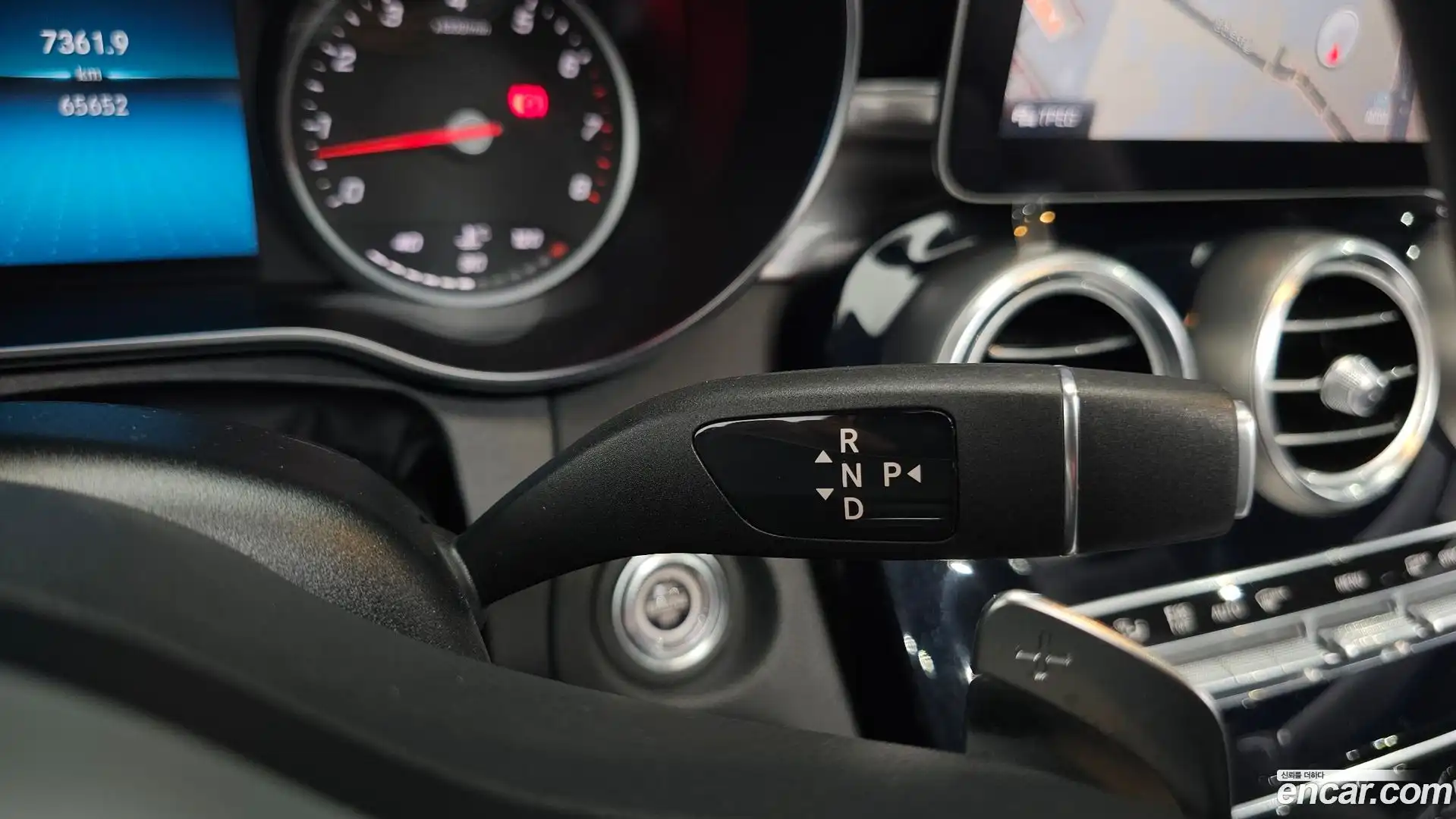 C-Class Mercedes-Benz 2019.10-INNER-009