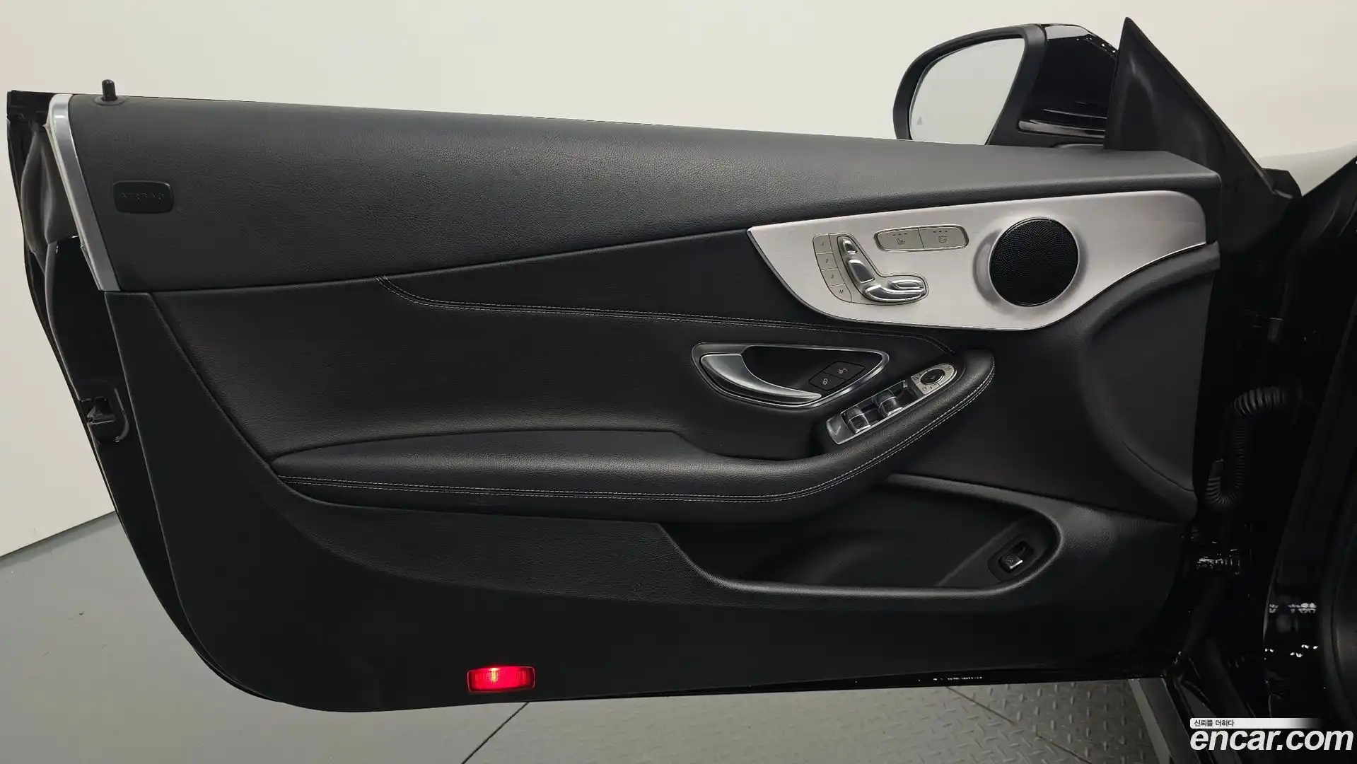 C-Class Mercedes-Benz 2019.10-INNER-034