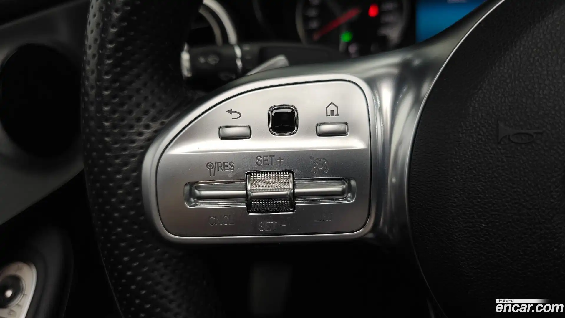 C-Class Mercedes-Benz 2019.10-OPTION-042
